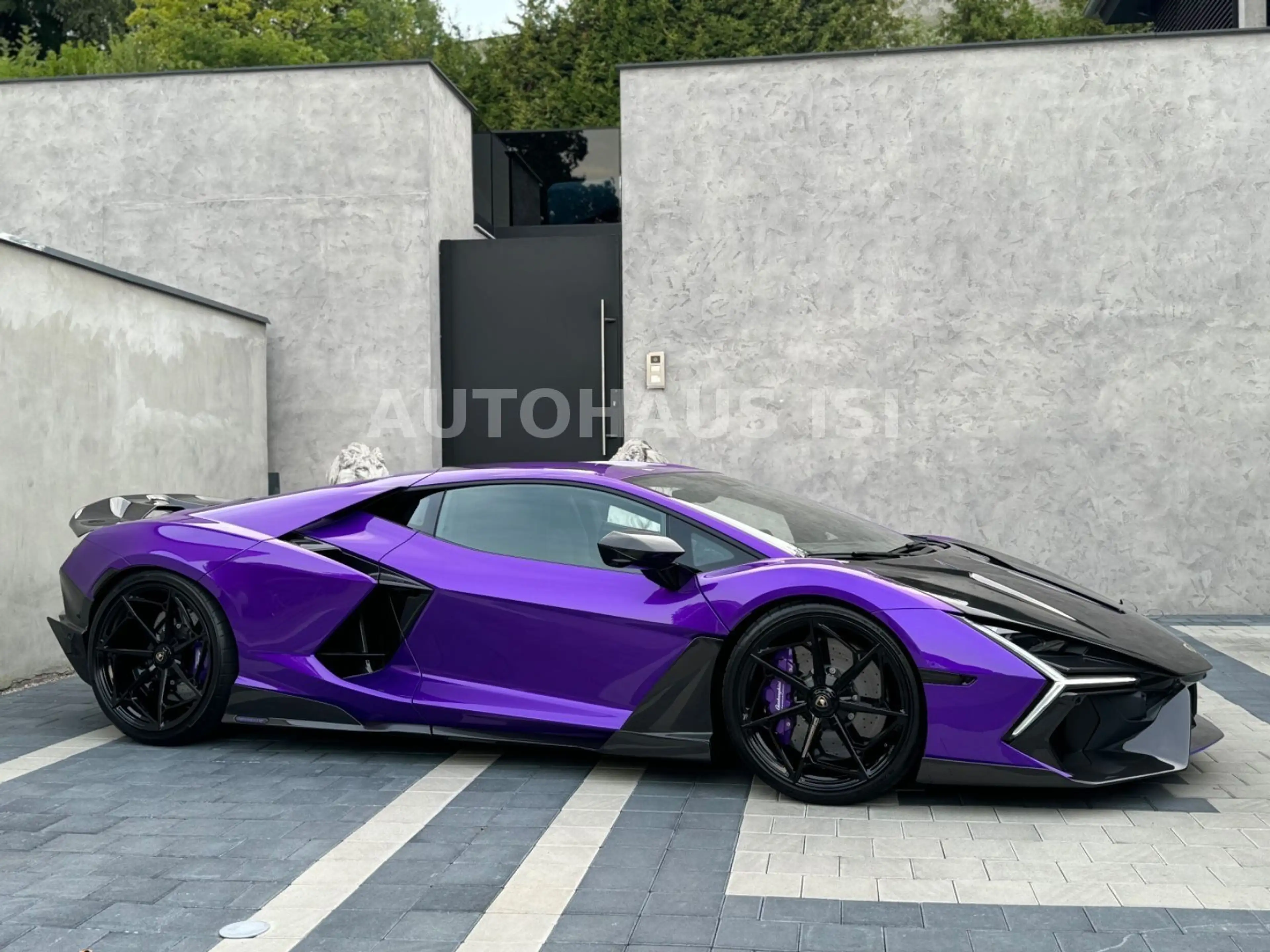 Lamborghini Revuelto by NOVITEC, FULL CARBON, AD-PERSONAM — photo 13