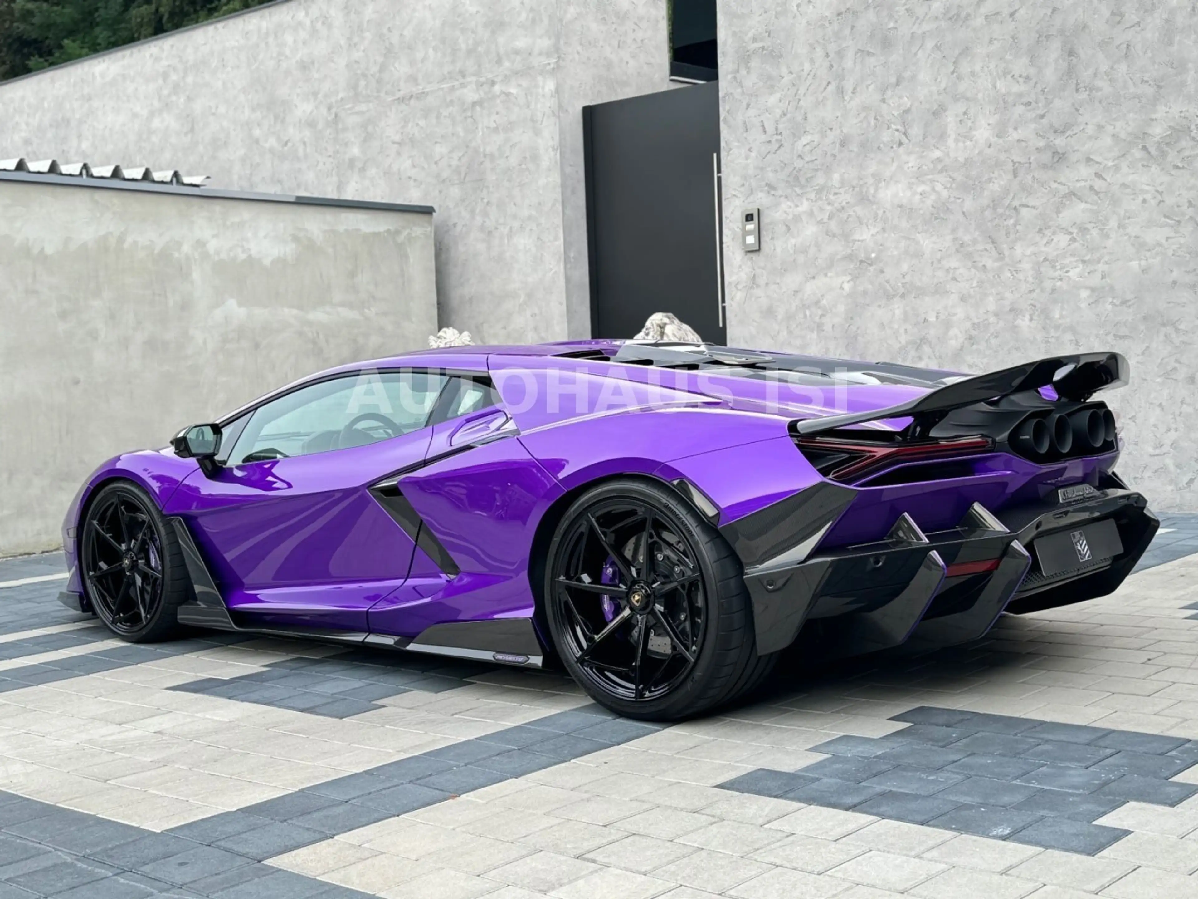 Lamborghini Revuelto by NOVITEC, FULL CARBON, AD-PERSONAM — photo 5