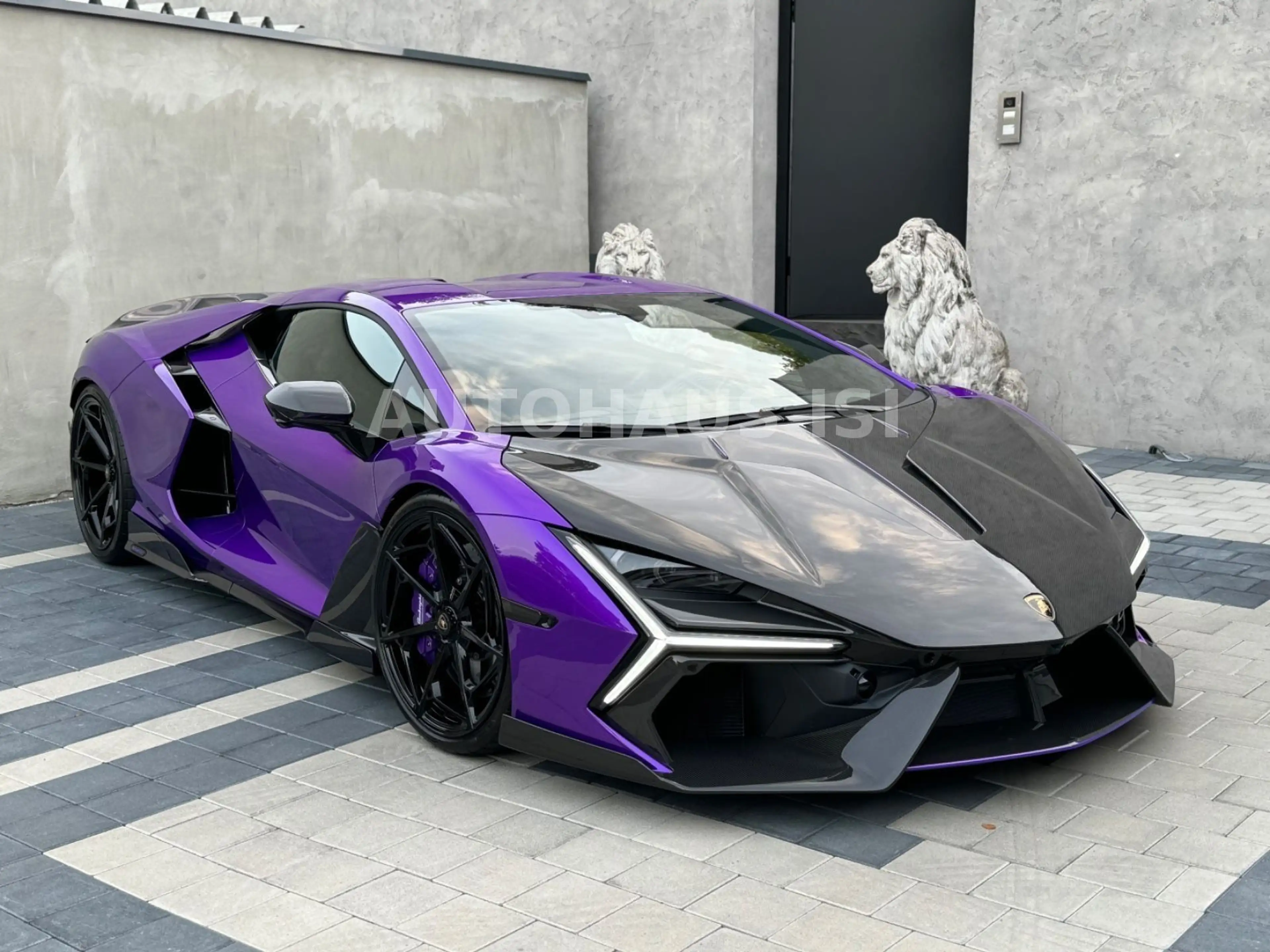 Lamborghini Revuelto by NOVITEC, FULL CARBON, AD-PERSONAM — photo 15