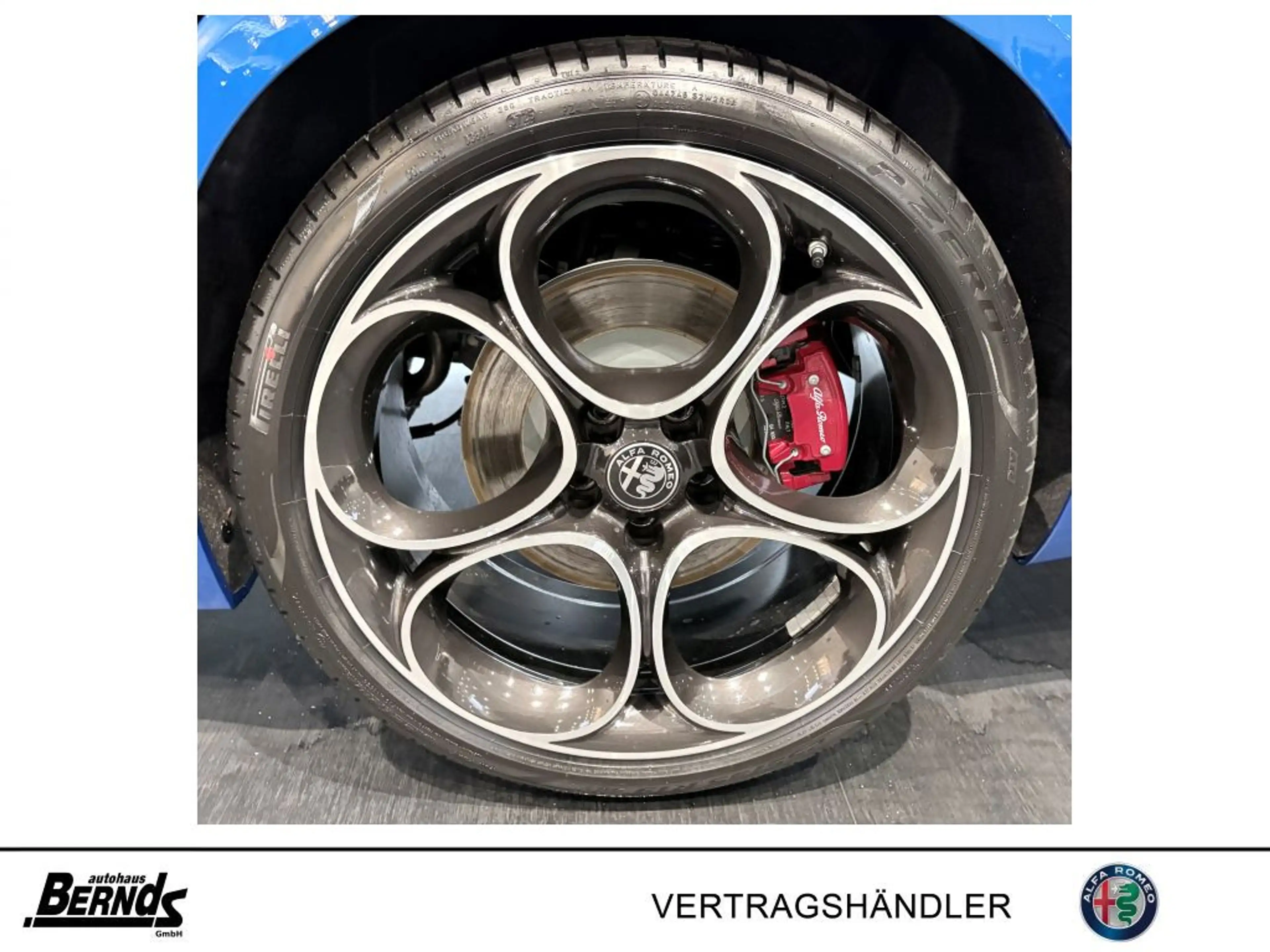 Alfa Romeo Giulia 2.2D AT8-Q4 Veloce TECHNOLOGIE PREMUM SCHIEBEDACH — photo 14