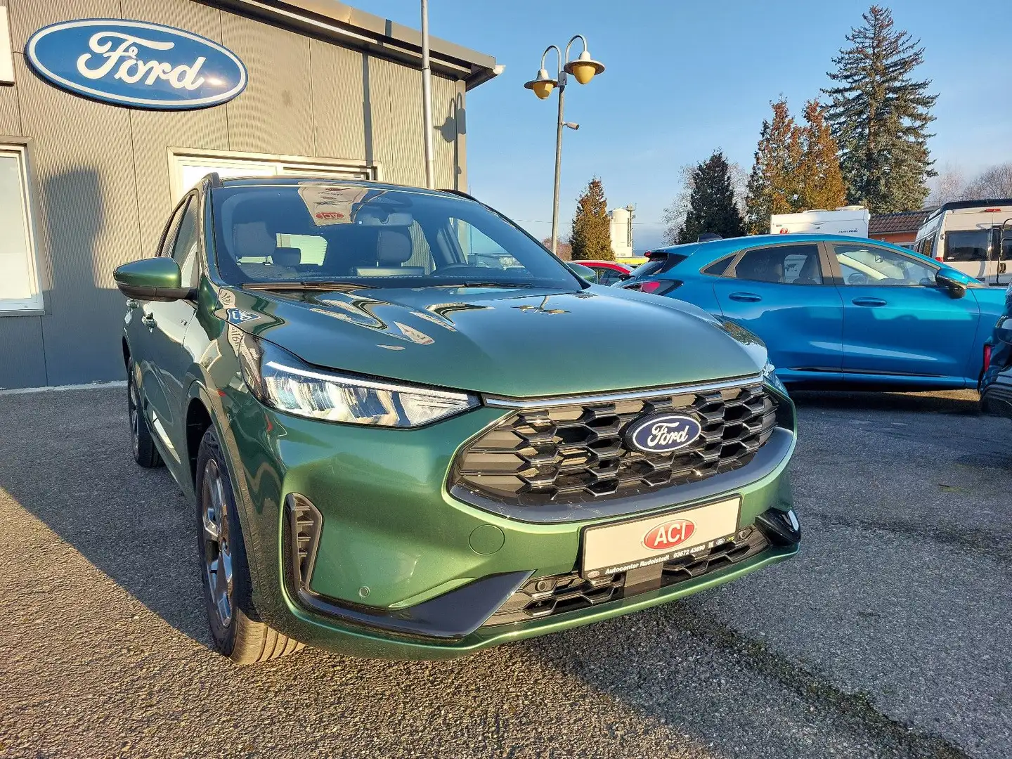 Ford Kuga ST LINE Autom./Assistenzsysteme/5JG Grün - 2