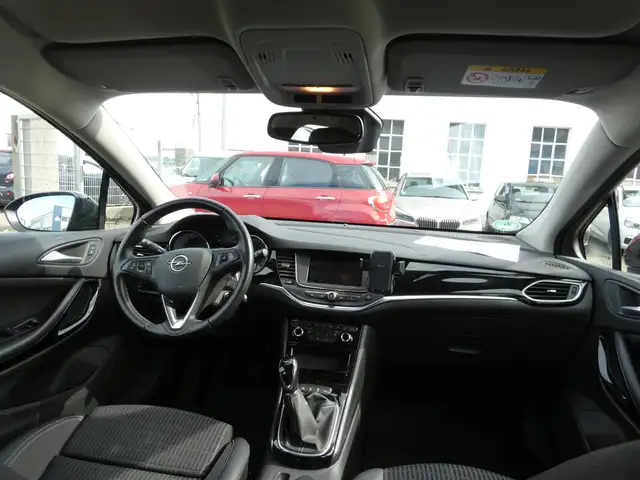 Opel Astra view 9