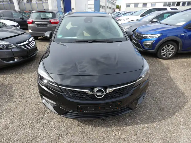 Opel Astra view 2