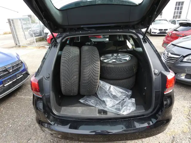 Opel Astra view 6