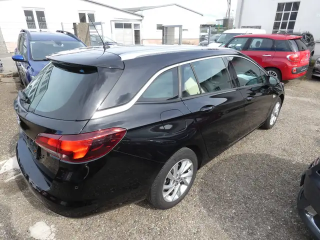Opel Astra view 7