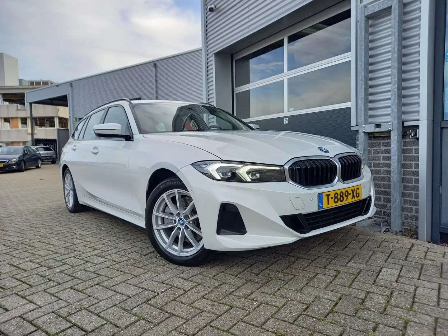 BMW 320 3-serie Touring 320e PHEV - WIDESCREEN - LEER - CA Blanc - 2