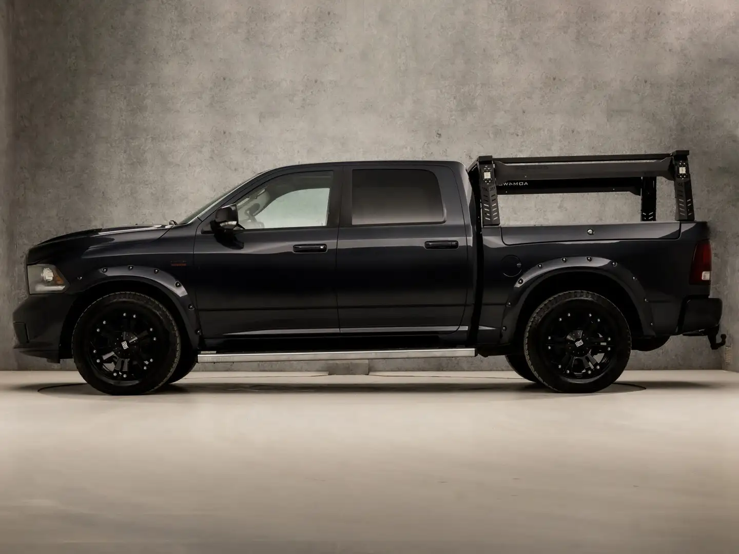 Dodge RAM 1500 5.7 V8 Quad Cab 6'4 402Pk (SCHUIFDAK, NAVIGAT Grijs - 2