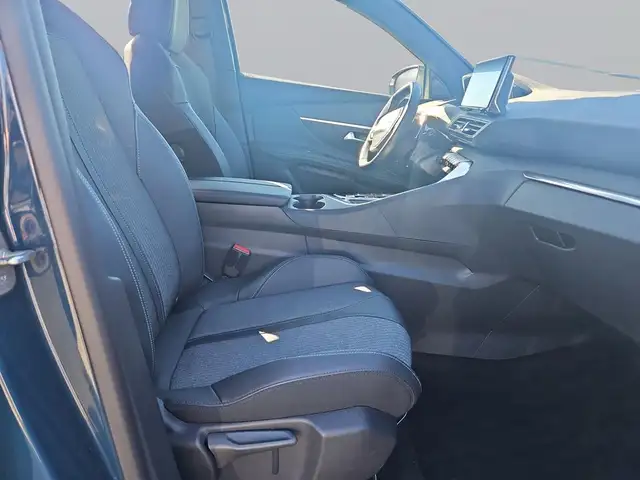 Peugeot 3008 view 13