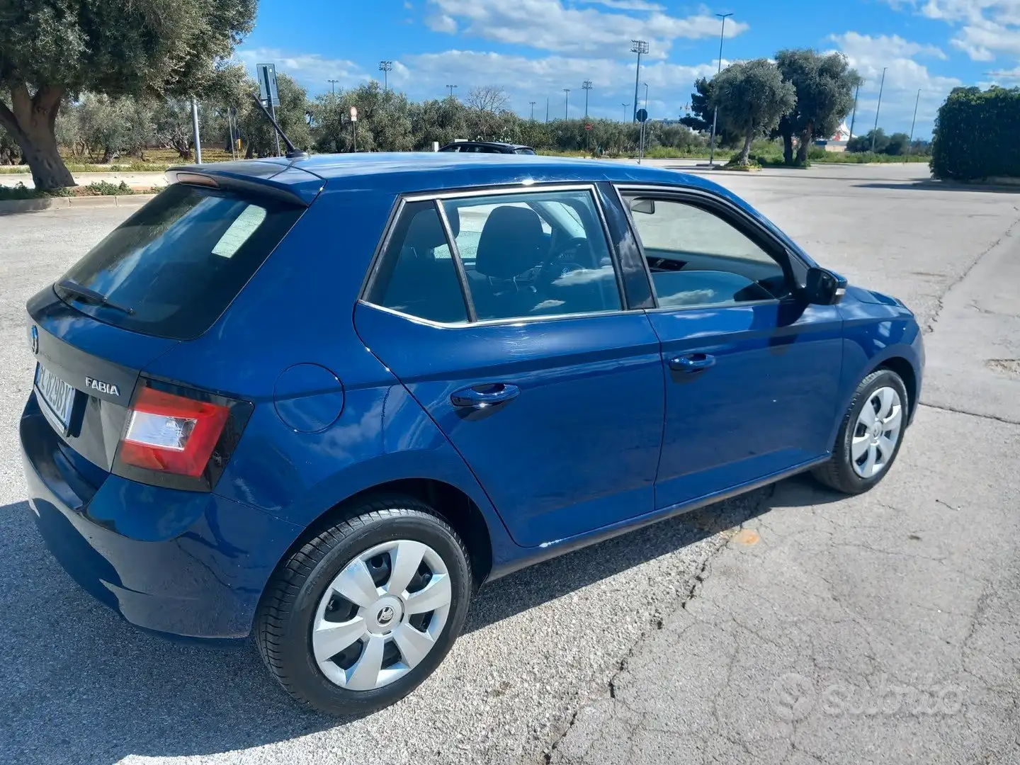 Skoda Fabia Fabia III 2015 Berlina 1.0 mpi Design Edition 60cv Blu/Azzurro - 2