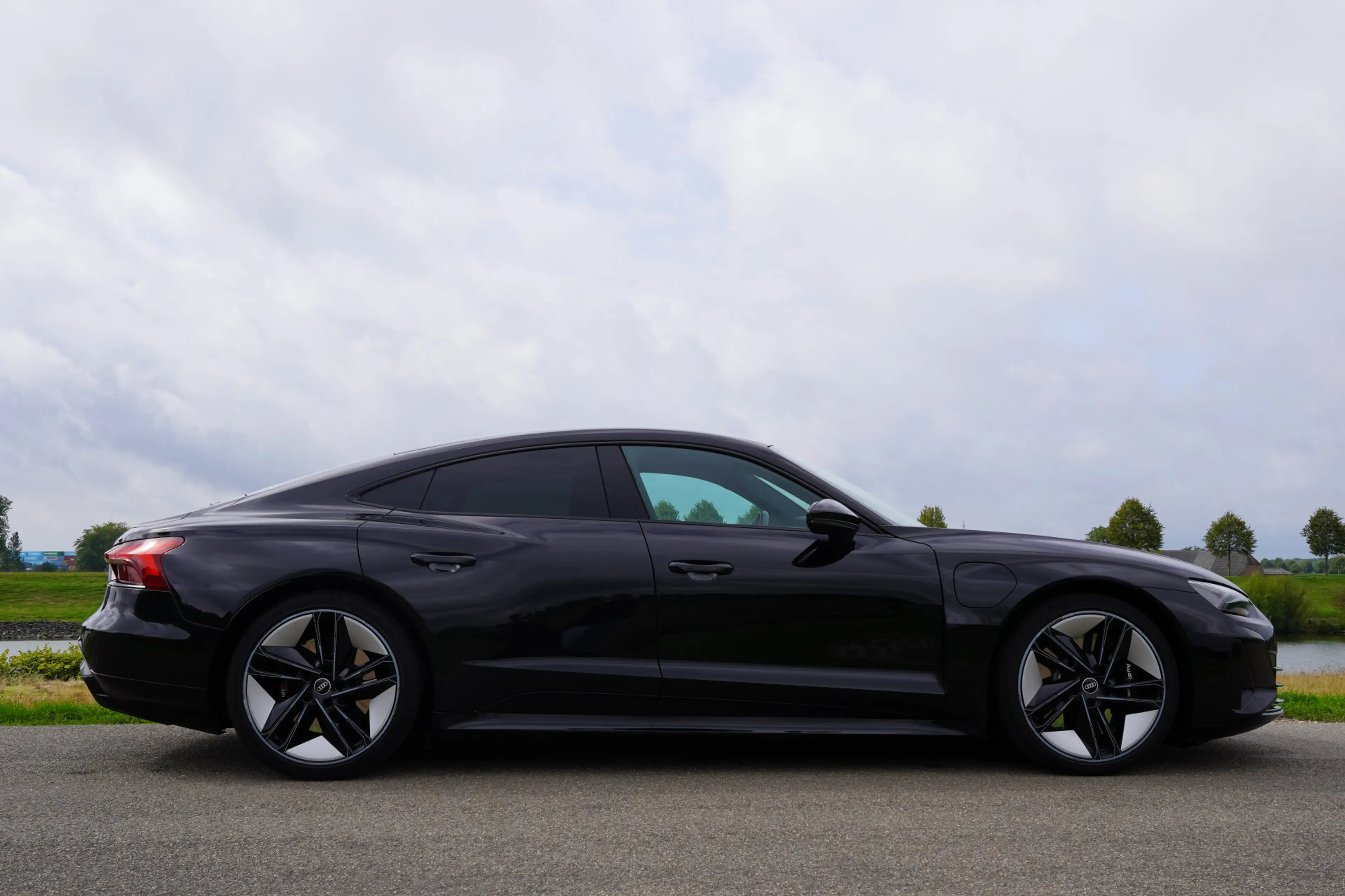 Audi e-tron GT GT 93 kWh / BTW / Pano / Luchtvering / Camera / — photo 6