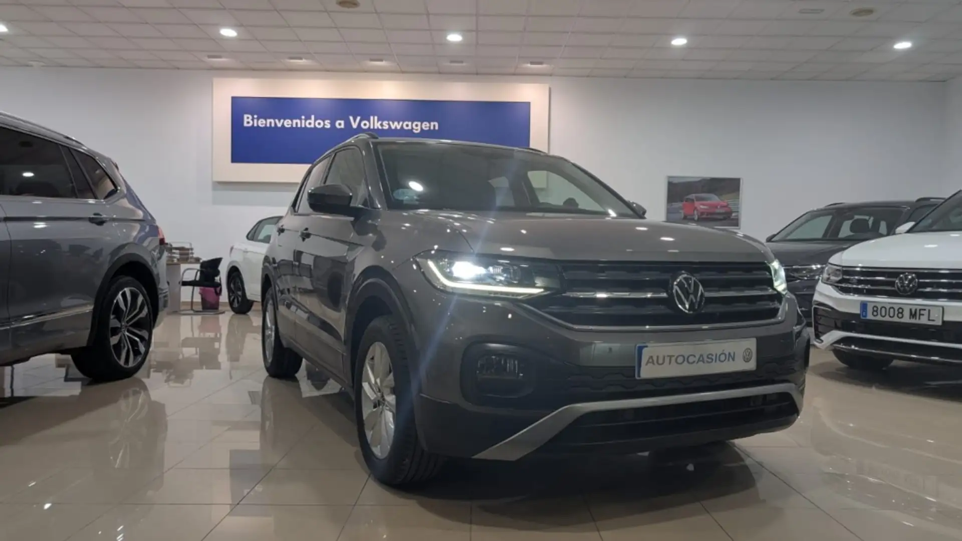 Volkswagen T-Cross 1.0 TSI Advance Gris - 1