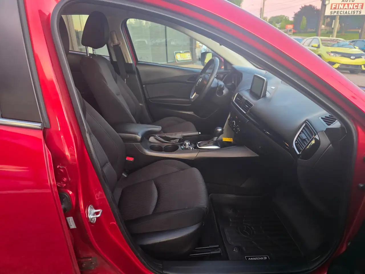 Mazda 3 снимка Mazda 3