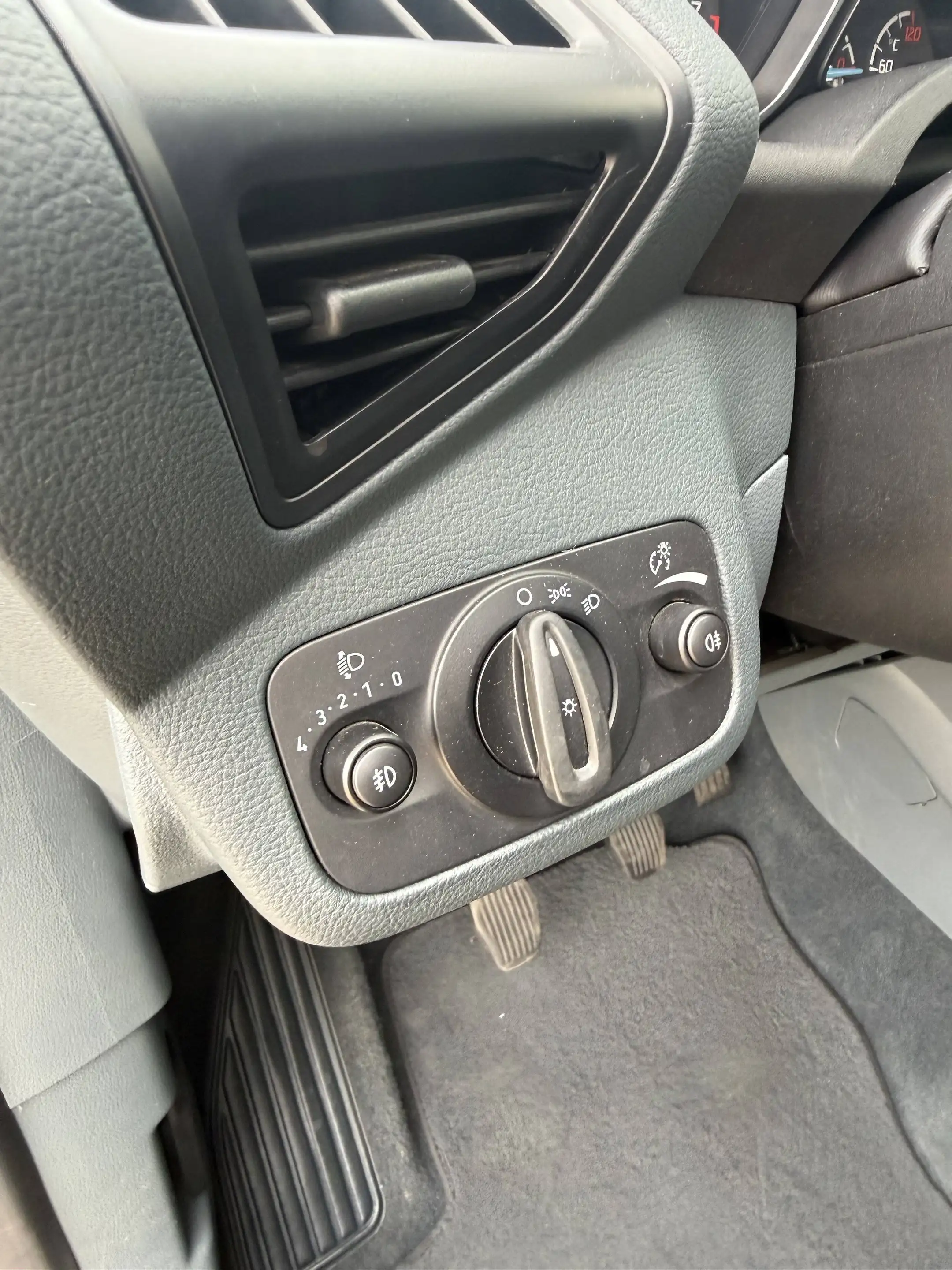 Ford C-Max Sync Edition Allwetter|PDC|Klima|AHK — photo 6