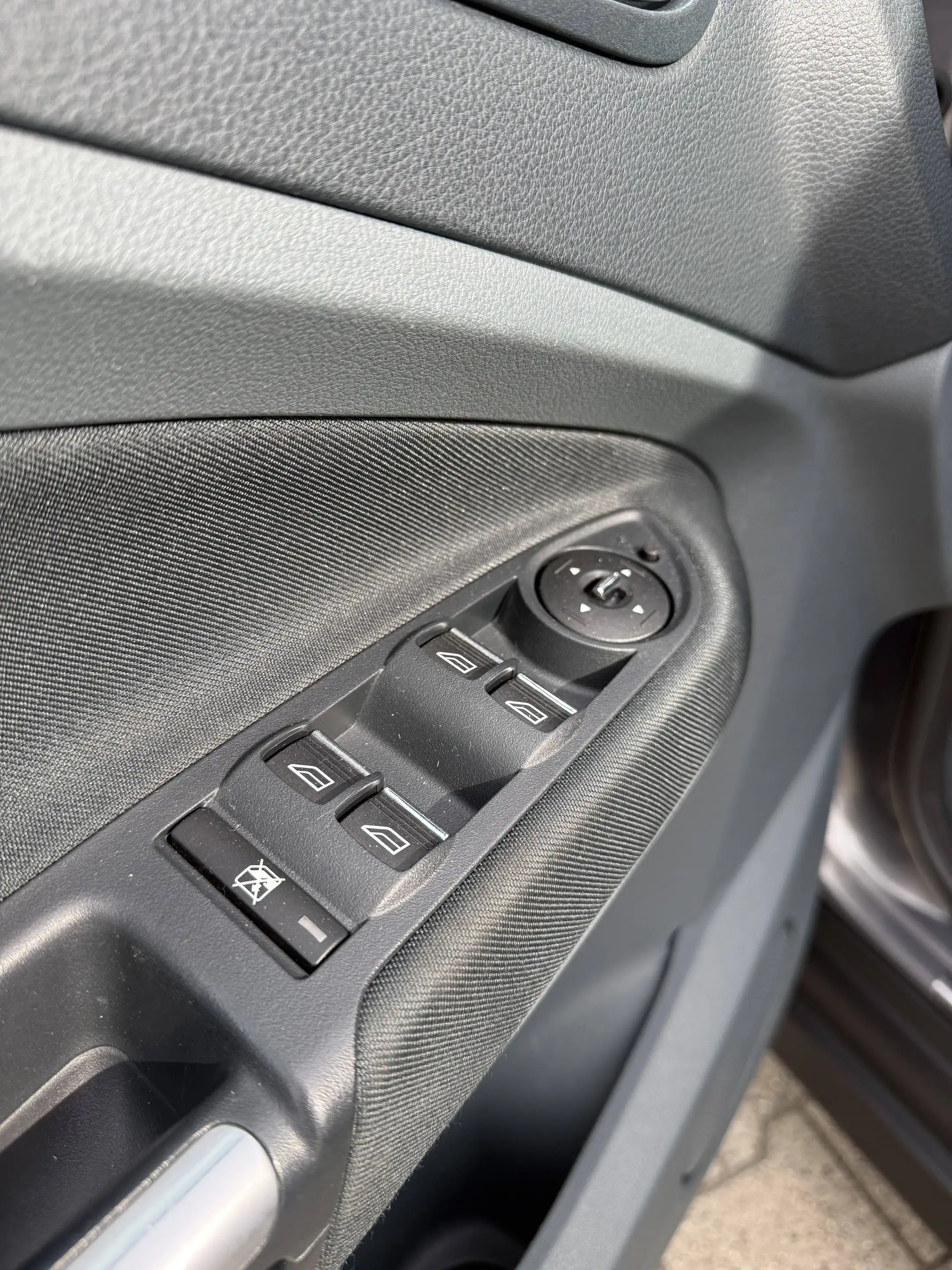 Ford C-Max Sync Edition Allwetter|PDC|Klima|AHK — photo 5