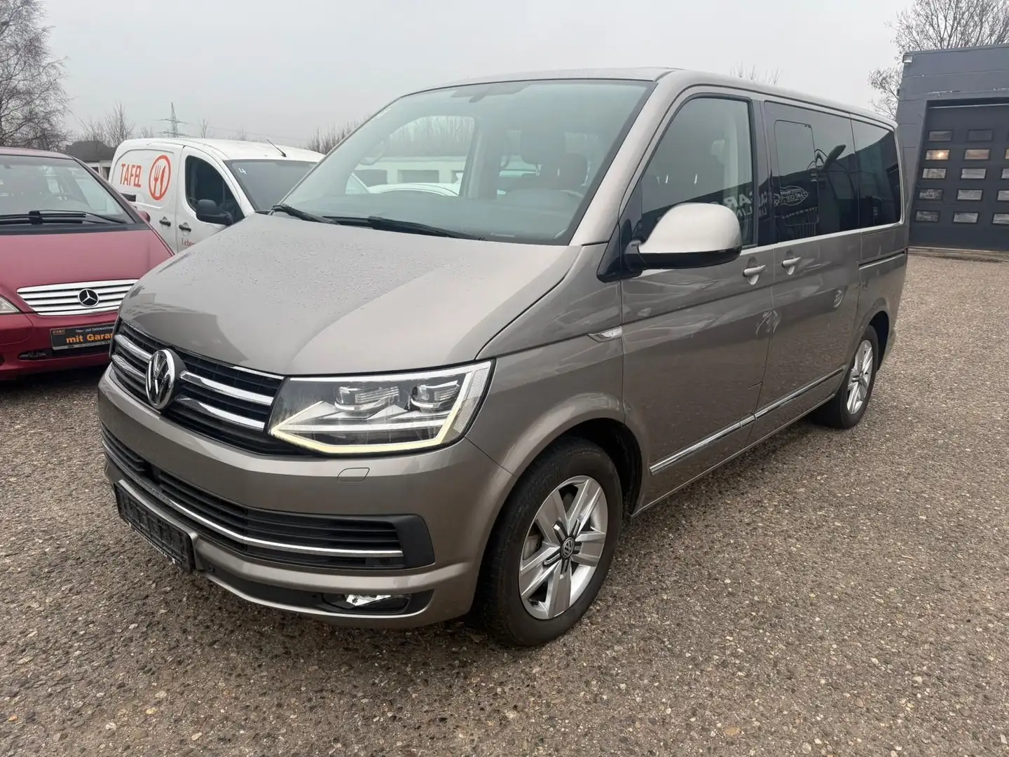 Volkswagen T6 Multivan /Autom./2.Hd/Kamera/ Beige - 1
