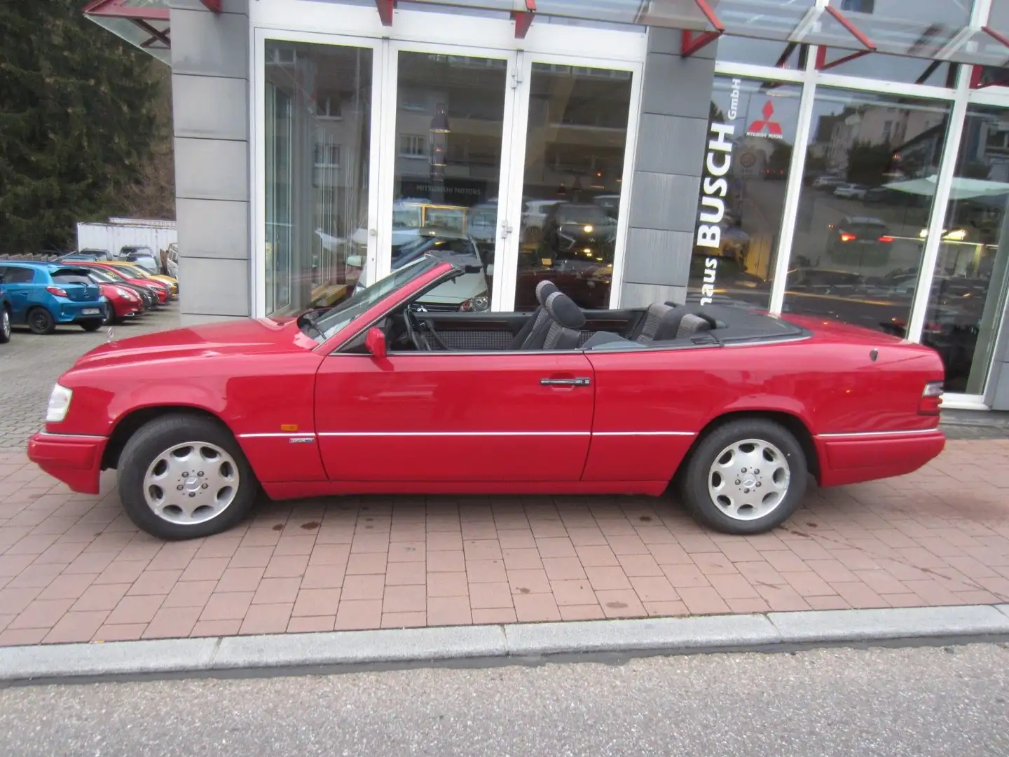Mercedes-Benz E 200 Sportline Cabrio/Klimaanlage/LM Felgen Rouge - 2