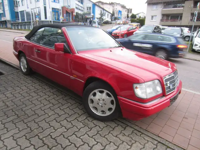 Mercedes-Benz E 200 Sportline Cabrio/Klimaanlage/LM Felgen