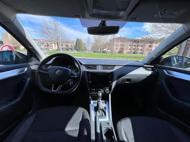 Skoda Octavia view 6