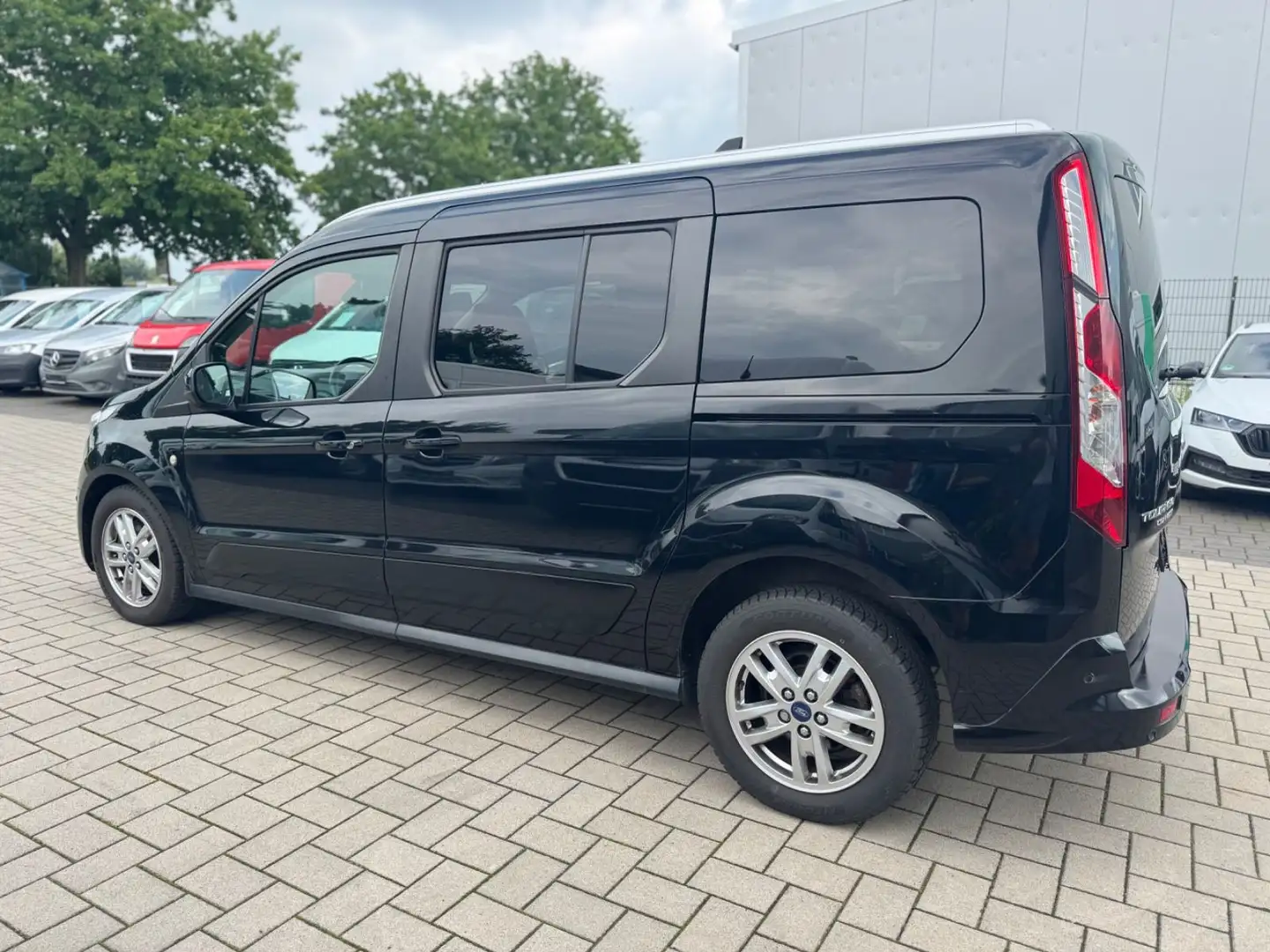 Ford Grand Tourneo Connect Titanium 1,5 TdCi/7-Sitzer Noir - 2