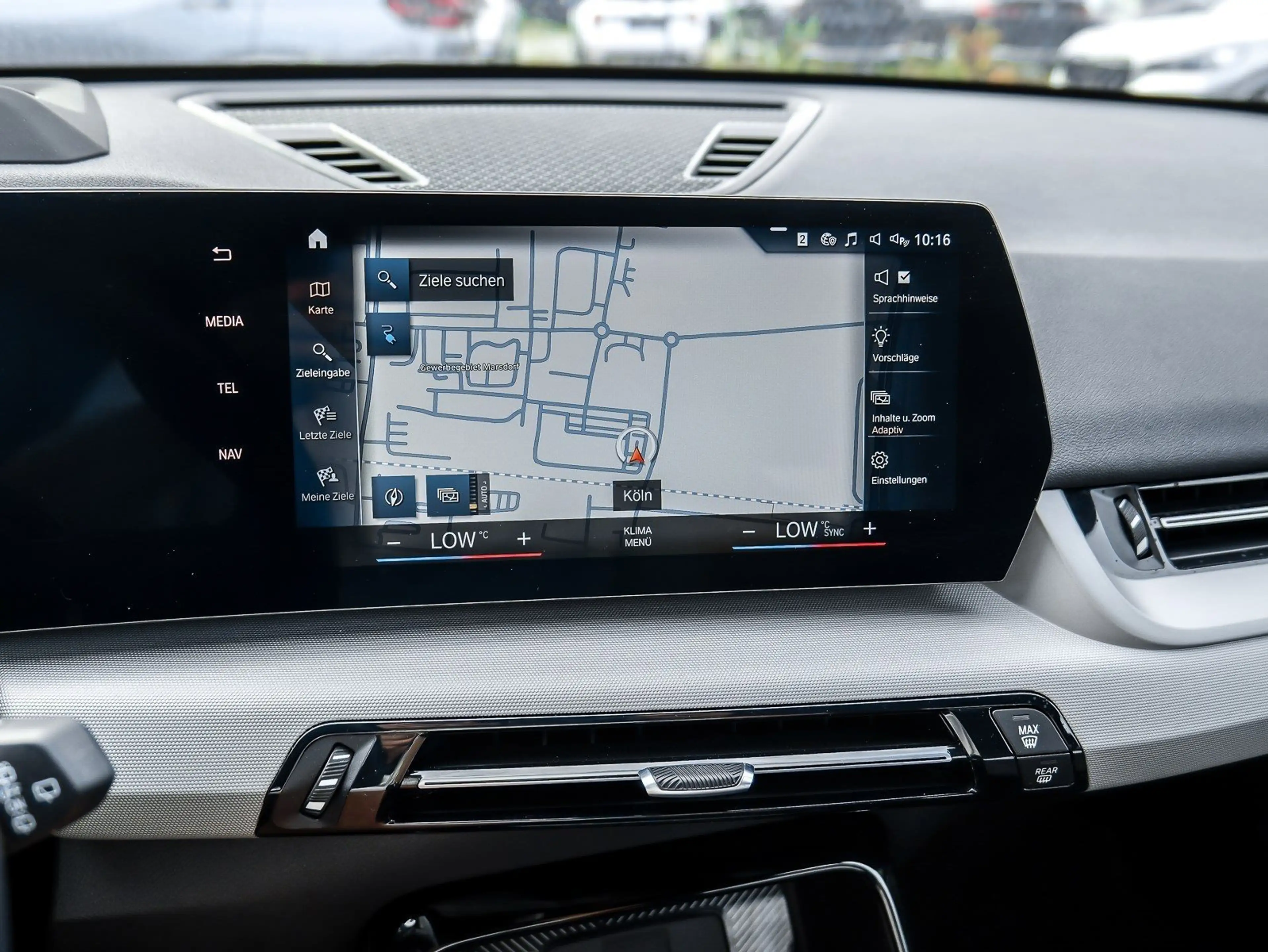 BMW iX1 xDrive30 HUD RFK NAVI Standh. LED PDC V+H — photo 13