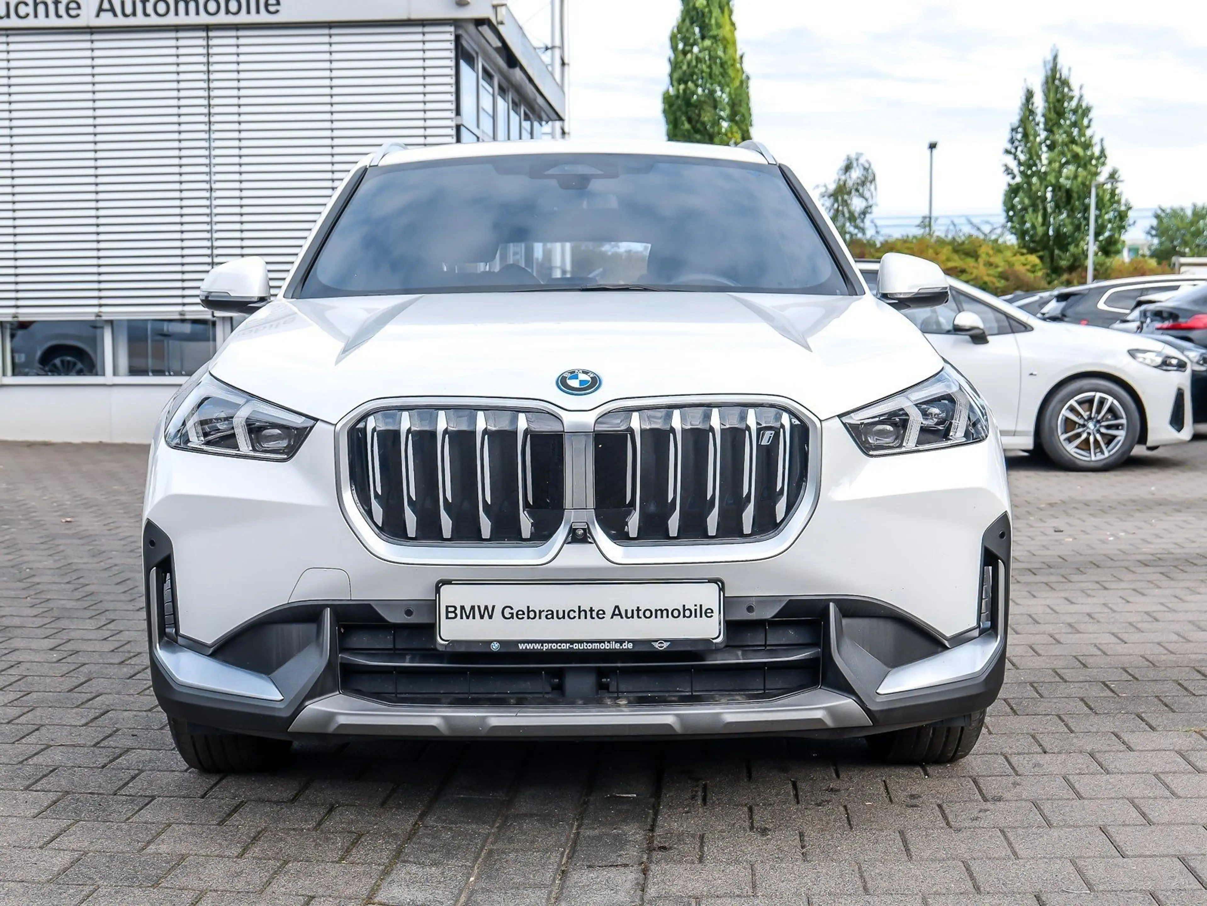 BMW iX1 xDrive30 HUD RFK NAVI Standh. LED PDC V+H — photo 9