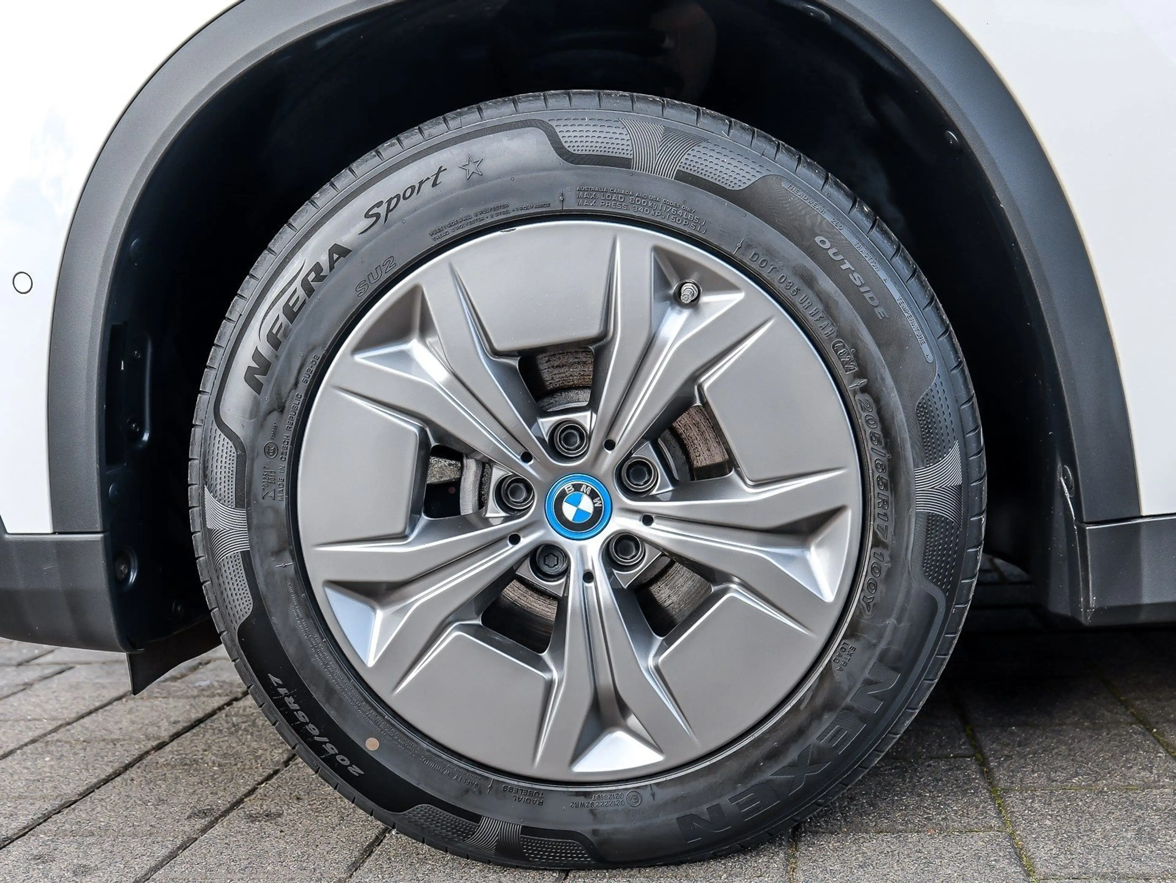 BMW iX1 xDrive30 HUD RFK NAVI Standh. LED PDC V+H — photo 4