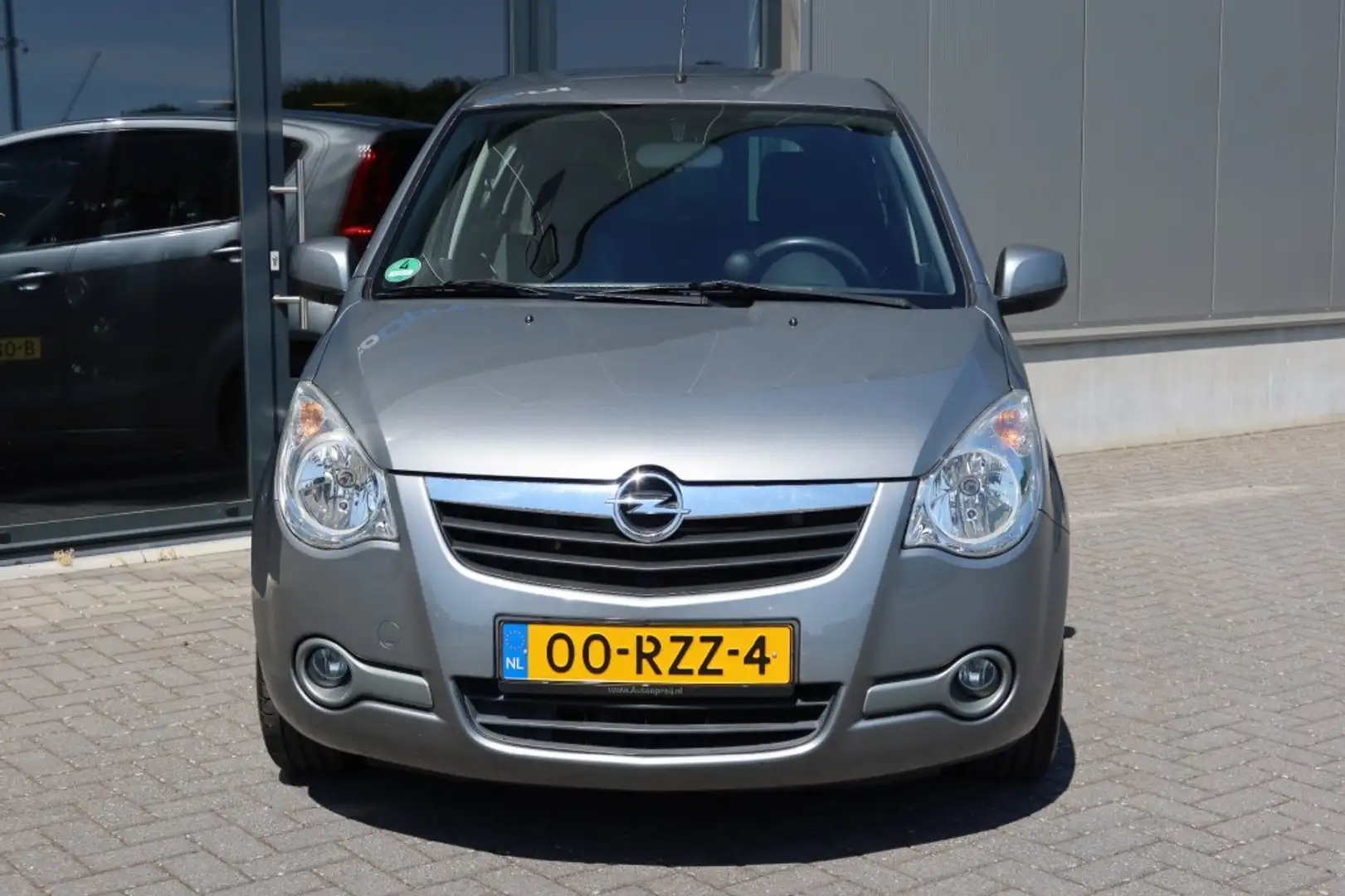 Opel Agila 1.0 Edition Airco, Trekhaak, PDC achter, 66.000km Gris - 2