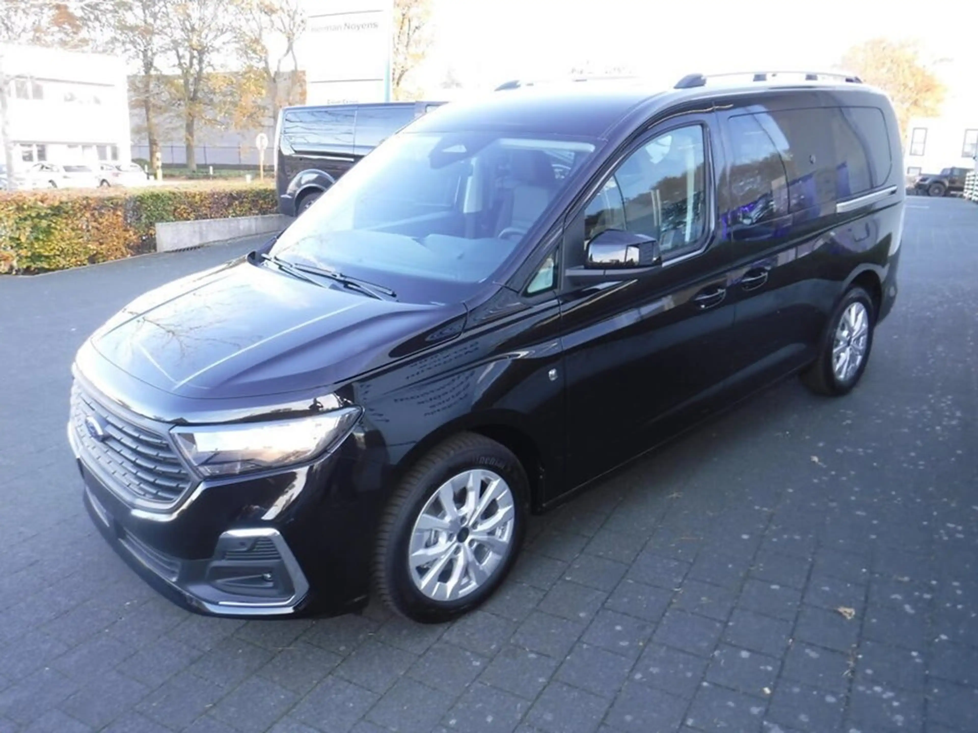 Ford Tourneo 1.5 benzine automaat — photo 2