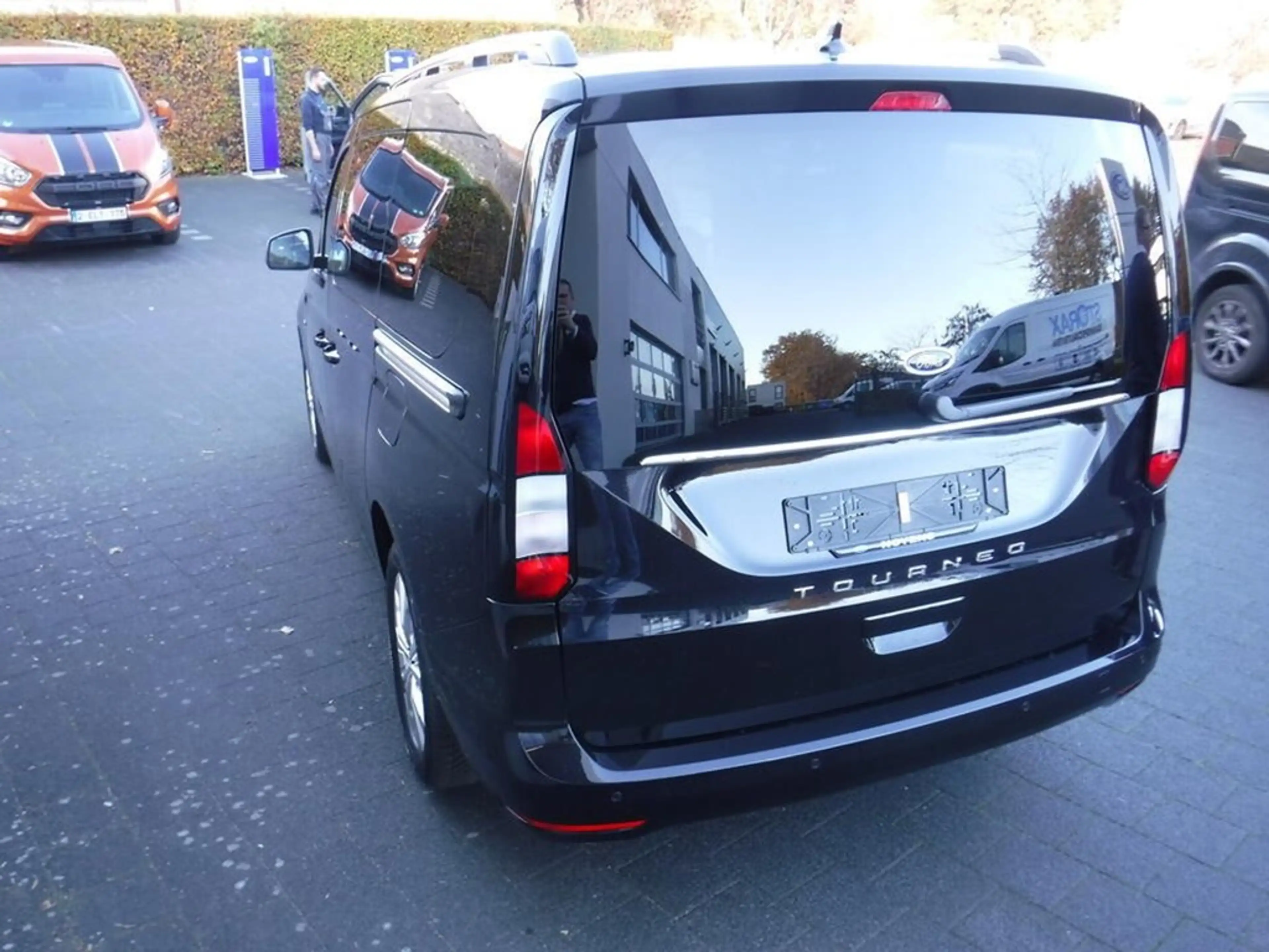 Ford Tourneo 1.5 benzine automaat — photo 8