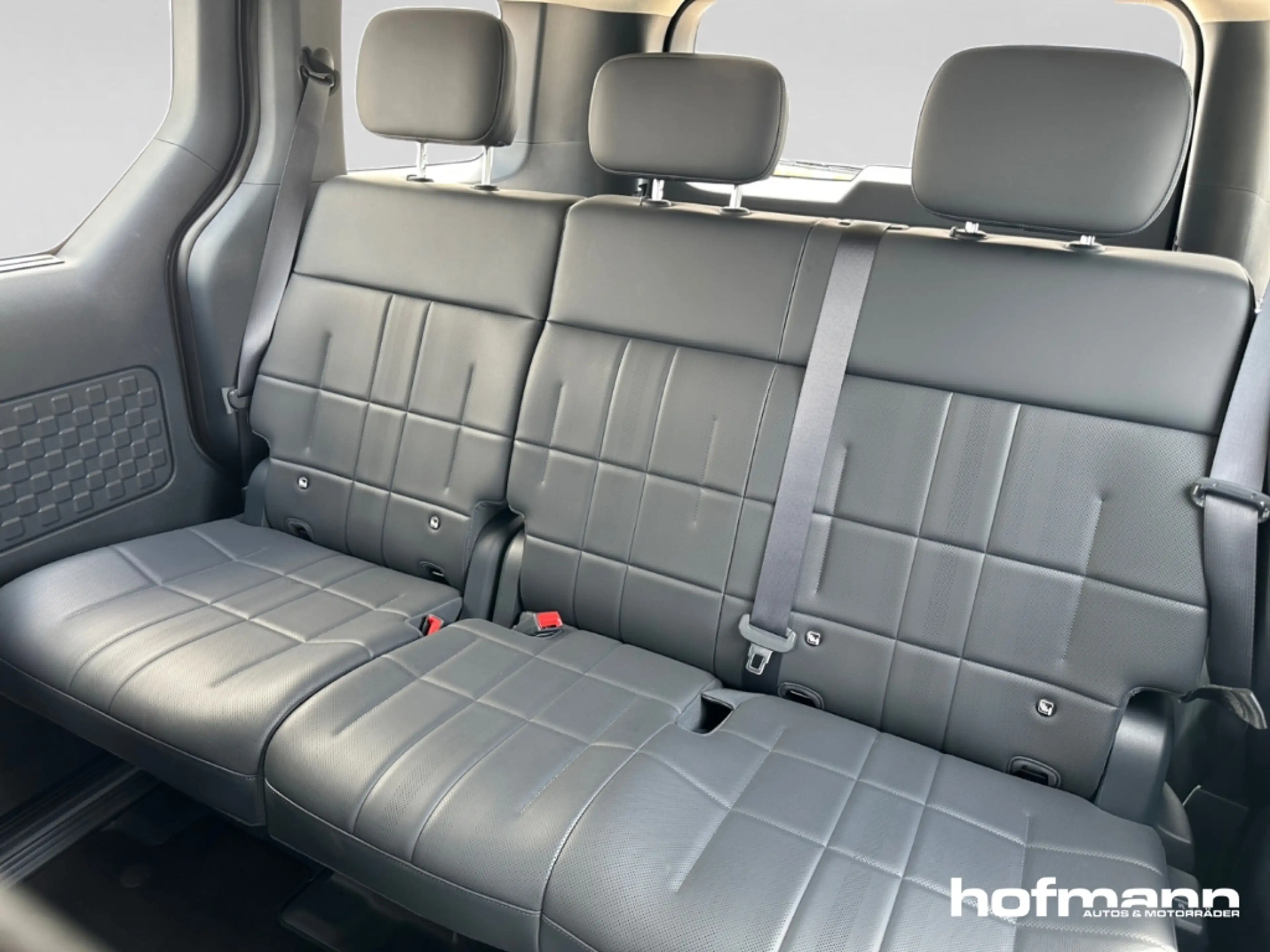Kia PV5 Passenger Passenger Elite 71 Wärmepumpe E-Türen Leder LM Nav — photo 12