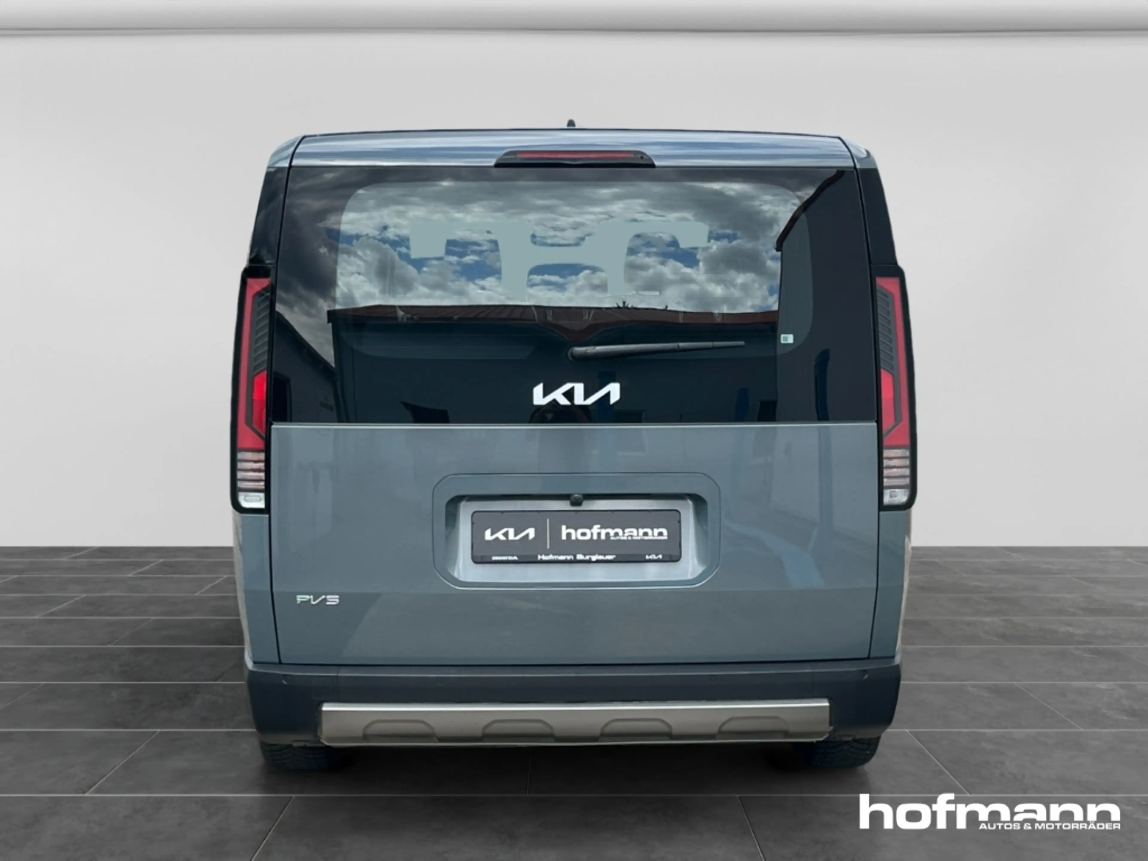 Kia PV5 Passenger Passenger Elite 71 Wärmepumpe E-Türen Leder LM Nav — photo 4