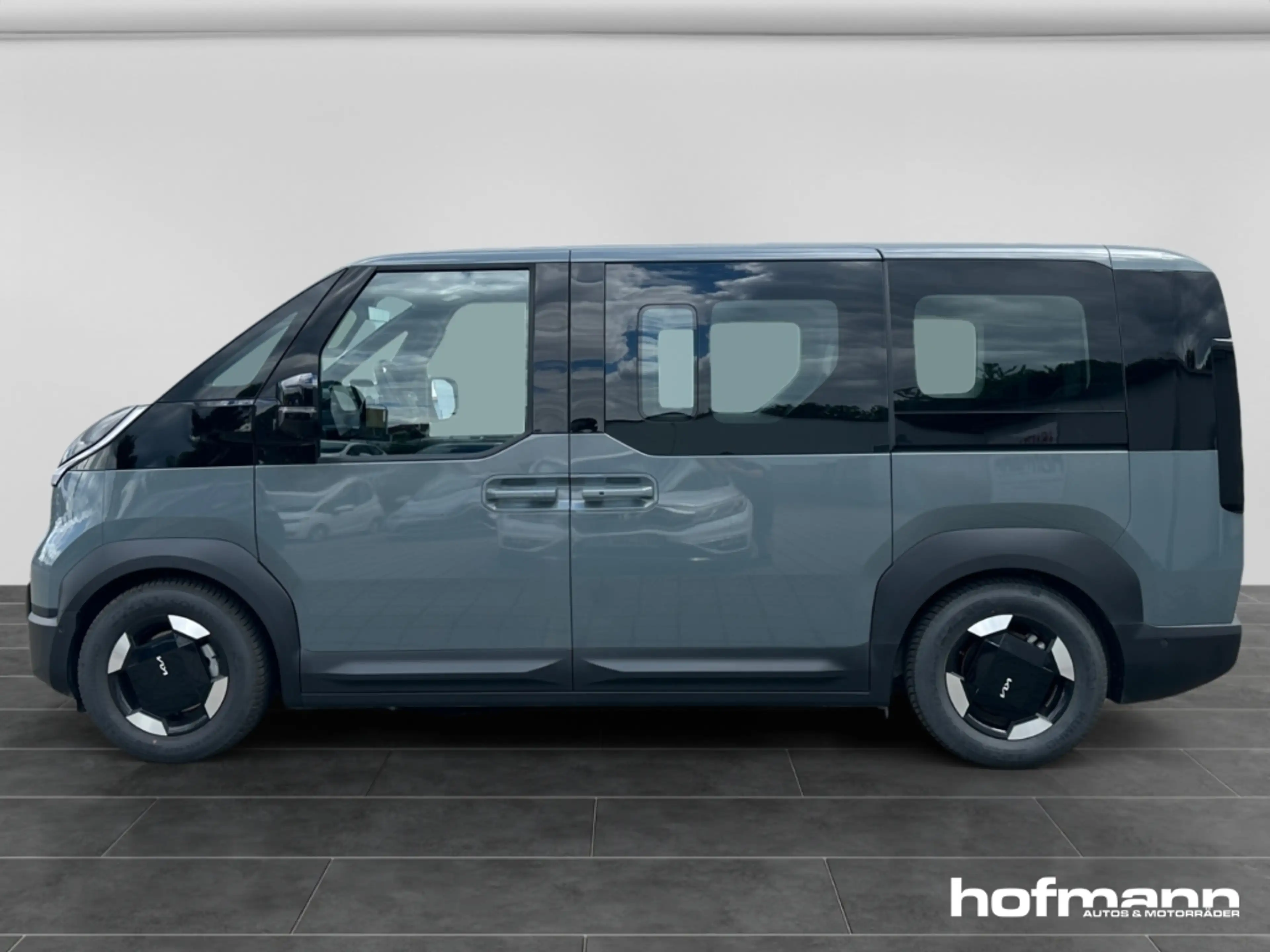 Kia PV5 Passenger Passenger Elite 71 Wärmepumpe E-Türen Leder LM Nav — photo 2