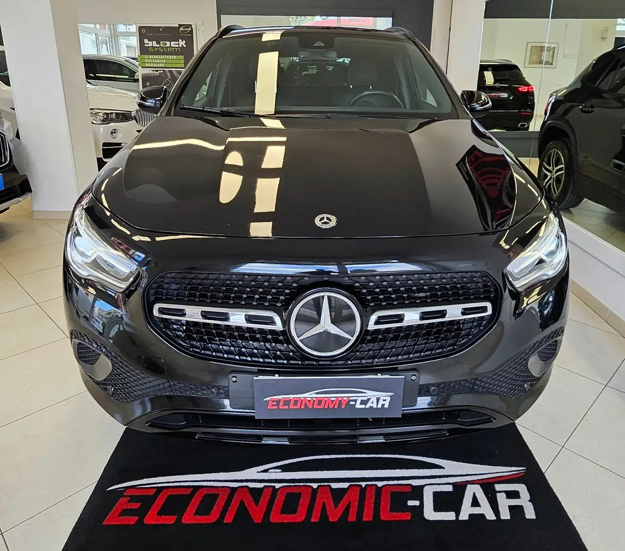 Mercedes-Benz GLA 200 GLA 200 d Sport Plus auto Nero - 1