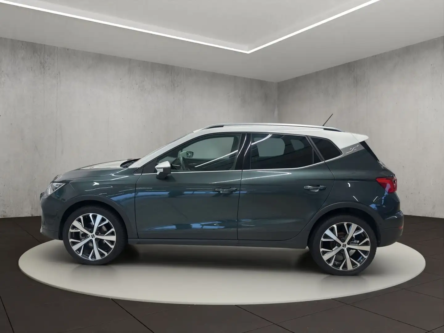 SEAT Arona 1.0 TSI Xperience OPF Grün - 2