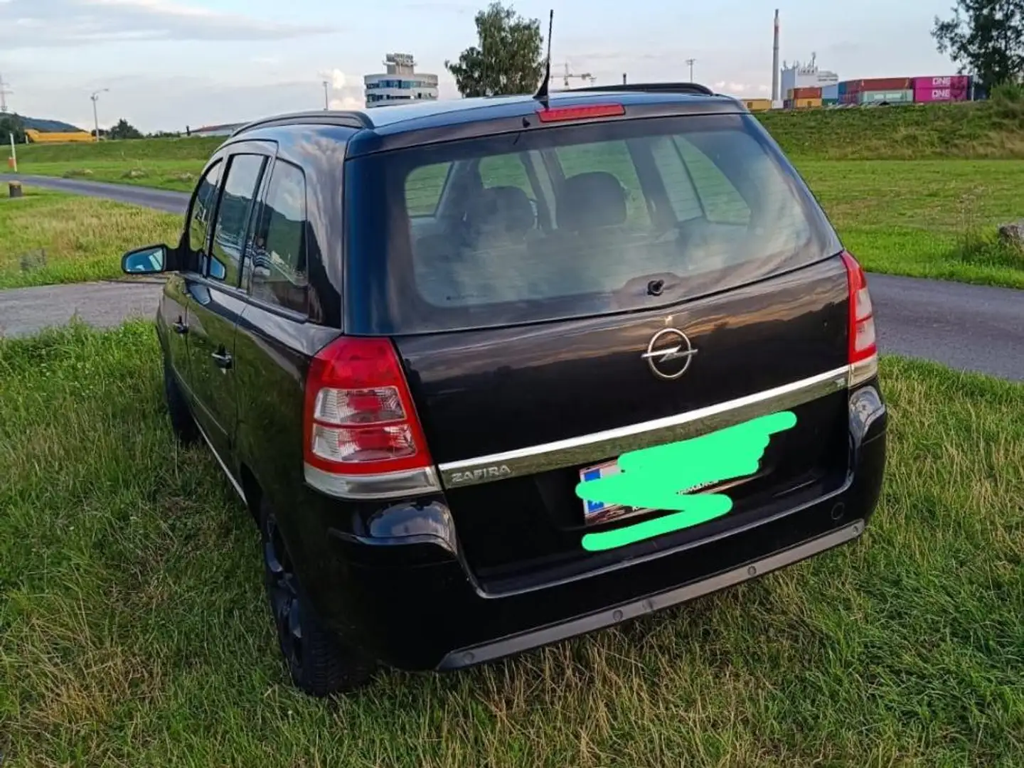 Opel Zafira Zafira 1,6 Schwarz - 2