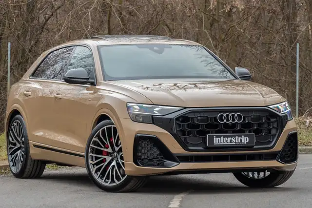 Audi Q8 view 3
