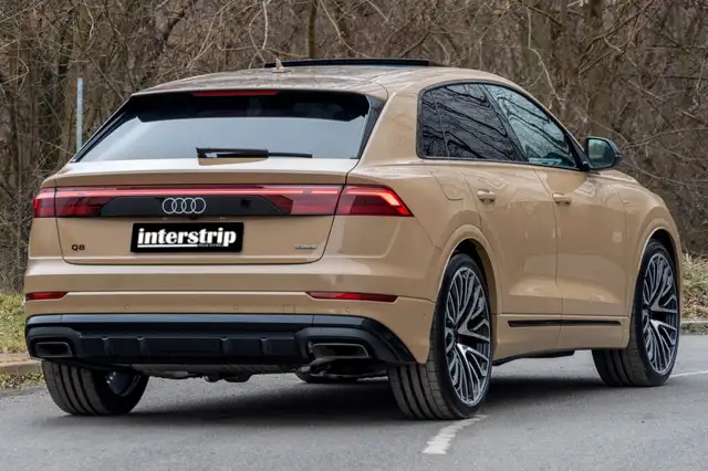 Audi Q8 view 6