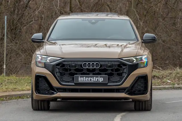 Audi Q8 view 2