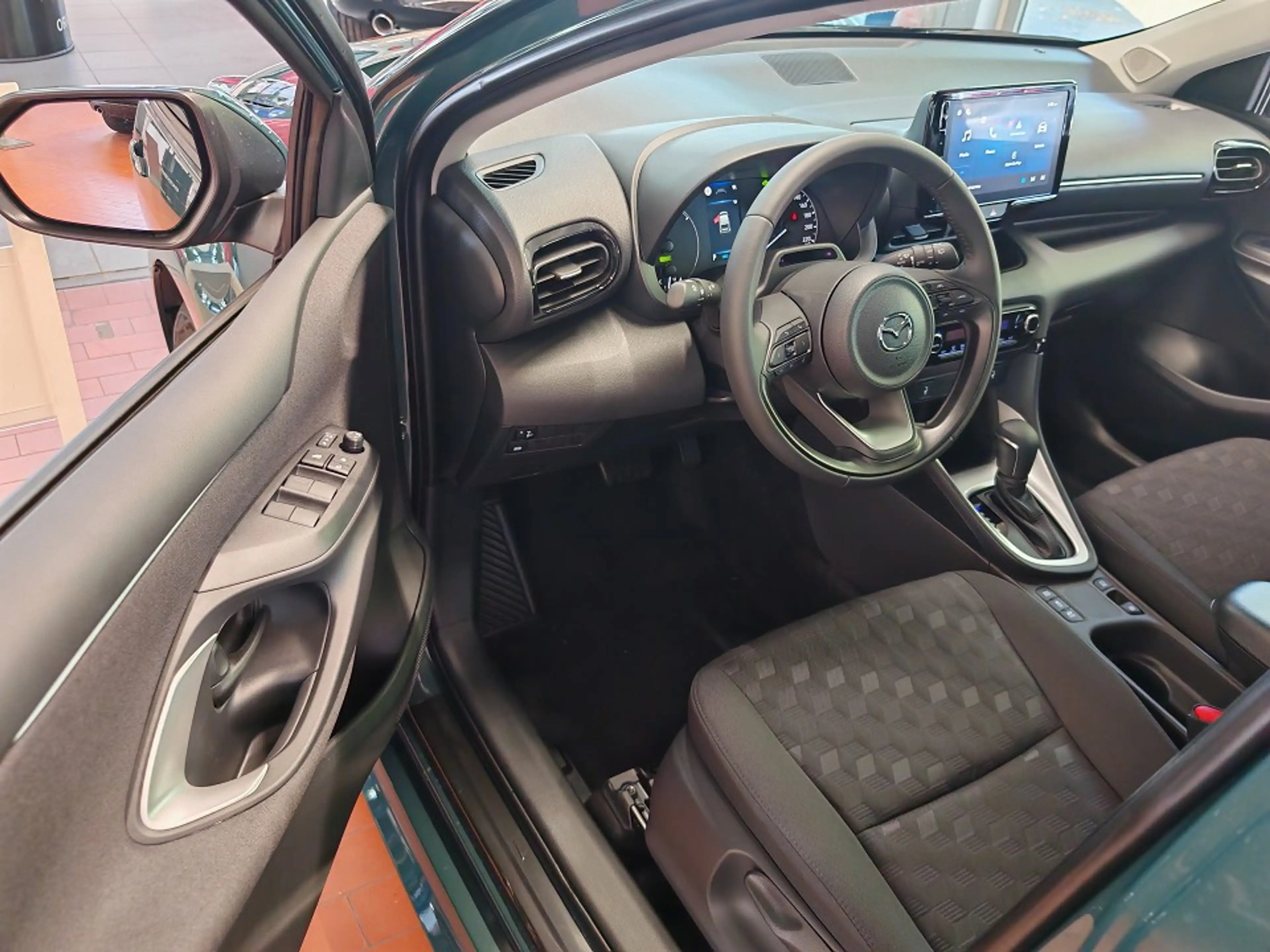 Mazda 2 Hybrid 1.5L Hybrid VVT-i 116 — photo 13