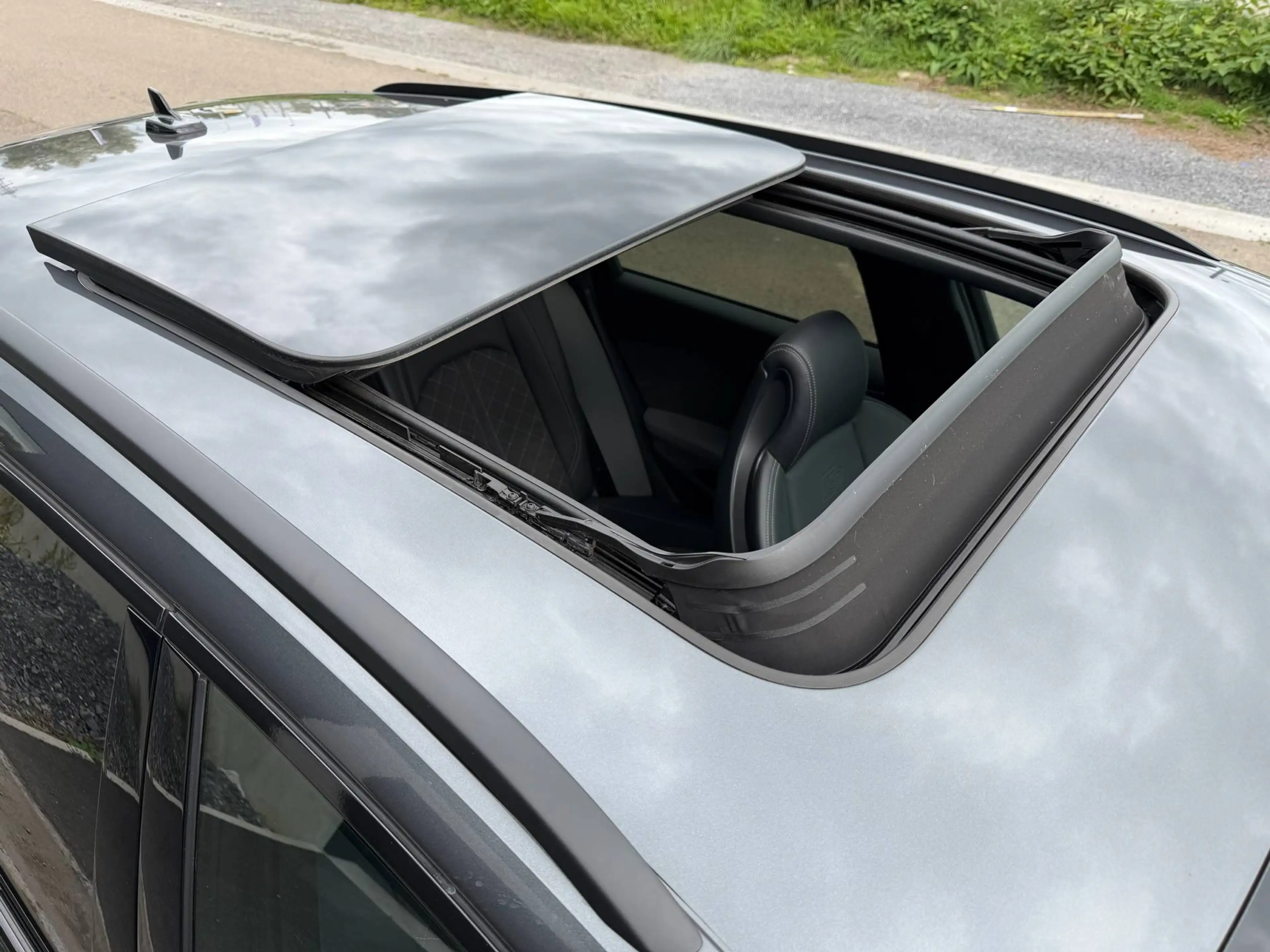 Audi A4 35 TDi S-Line-AUTO. FULL OPTIONS - Black Pack/Carbone/Pano/Matrix/Cockpit — photo 7
