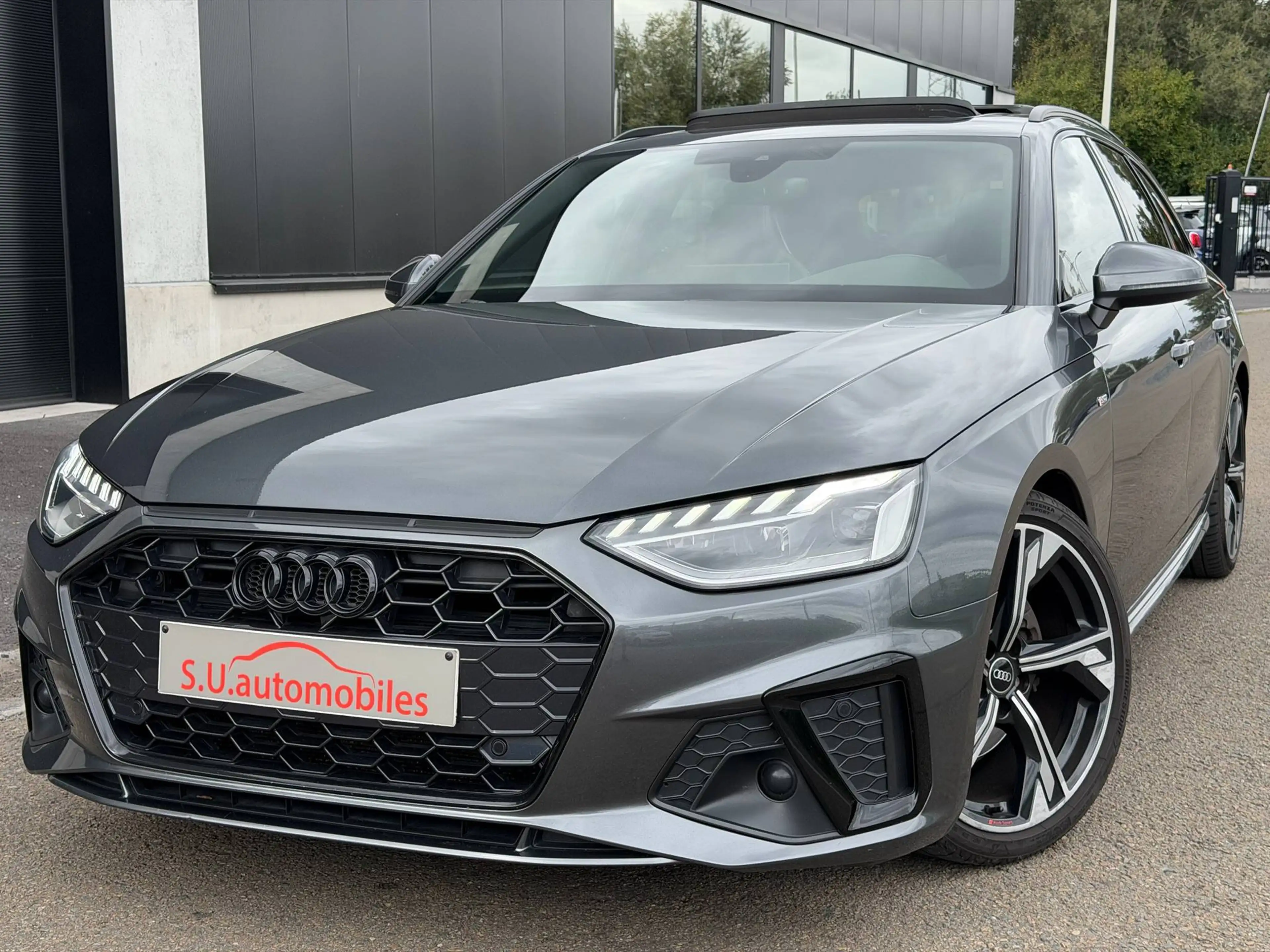 Audi A4 35 TDi S-Line-AUTO. FULL OPTIONS - Black Pack/Carbone/Pano/Matrix/Cockpit