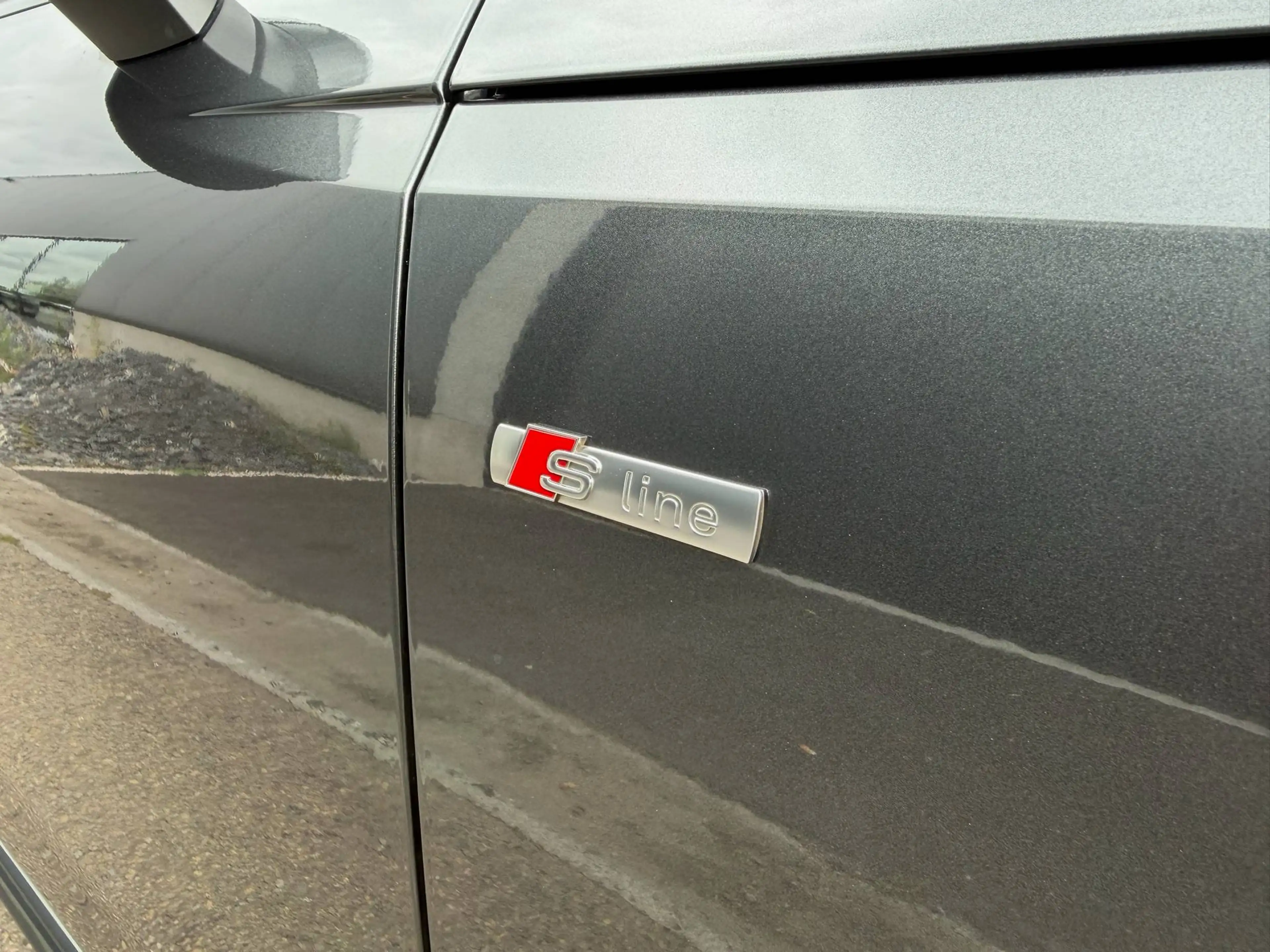 Audi A4 35 TDi S-Line-AUTO. FULL OPTIONS - Black Pack/Carbone/Pano/Matrix/Cockpit — photo 8