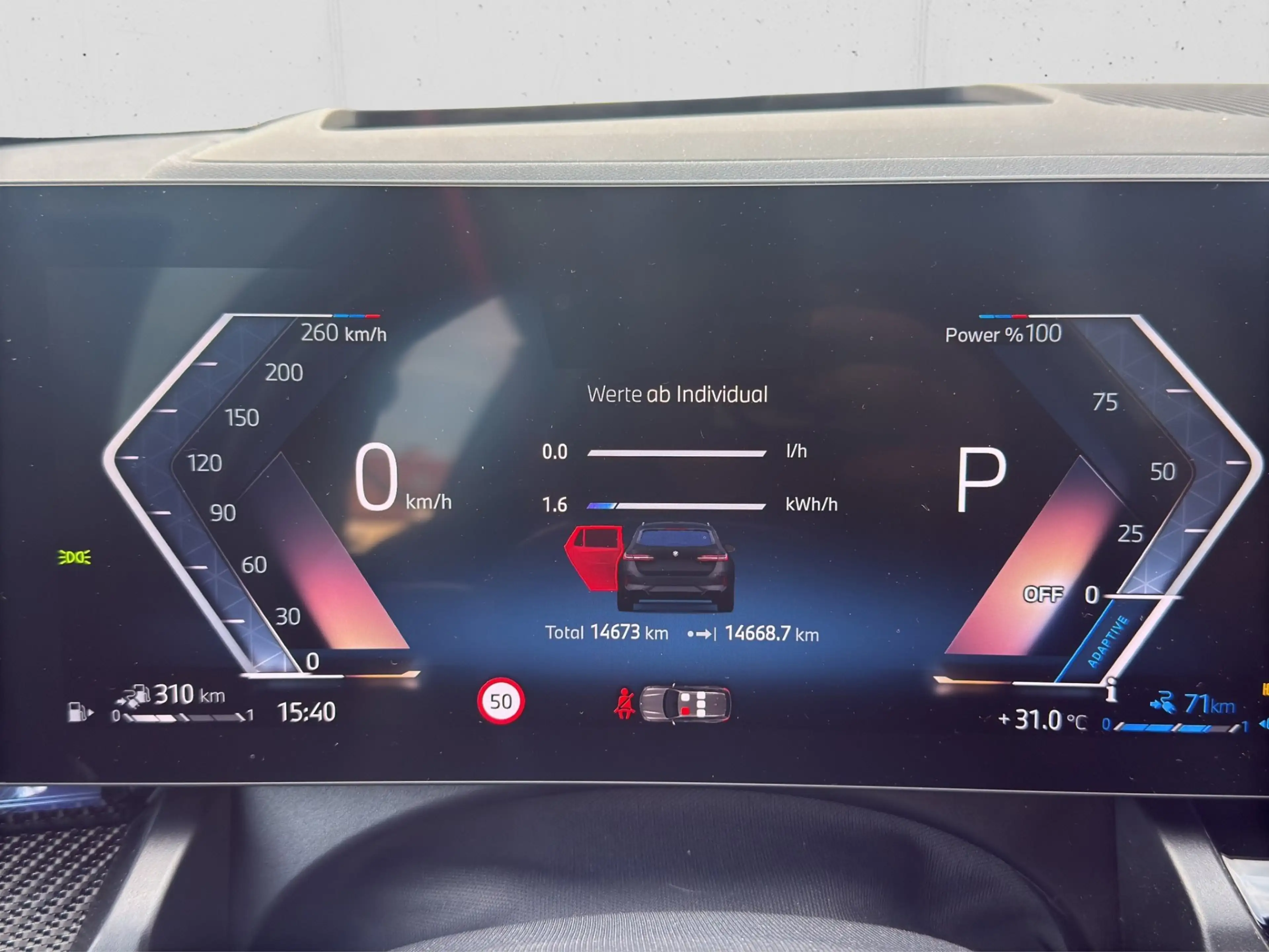 BMW 550 e xDrive — photo 10