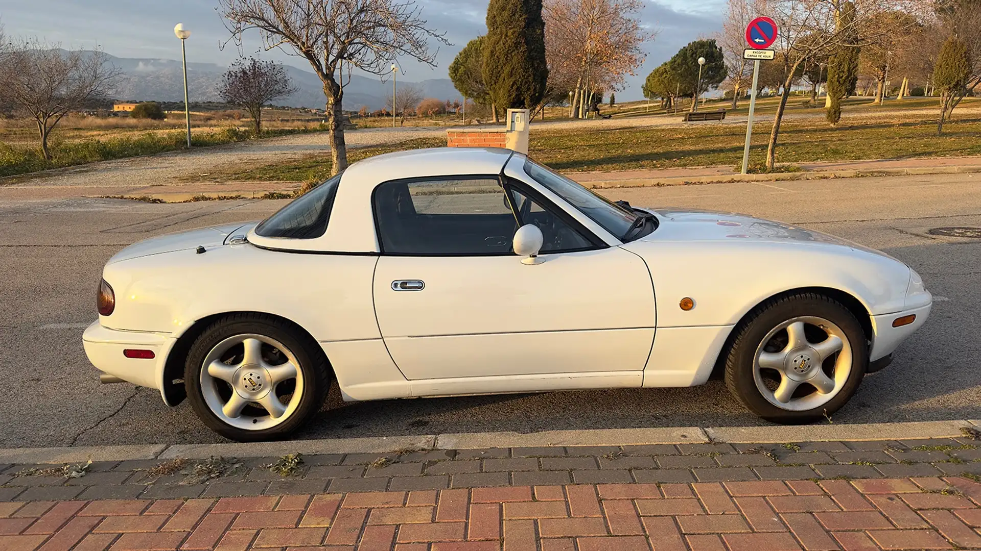 Mazda MX-5 MX-5 LSD White - 2