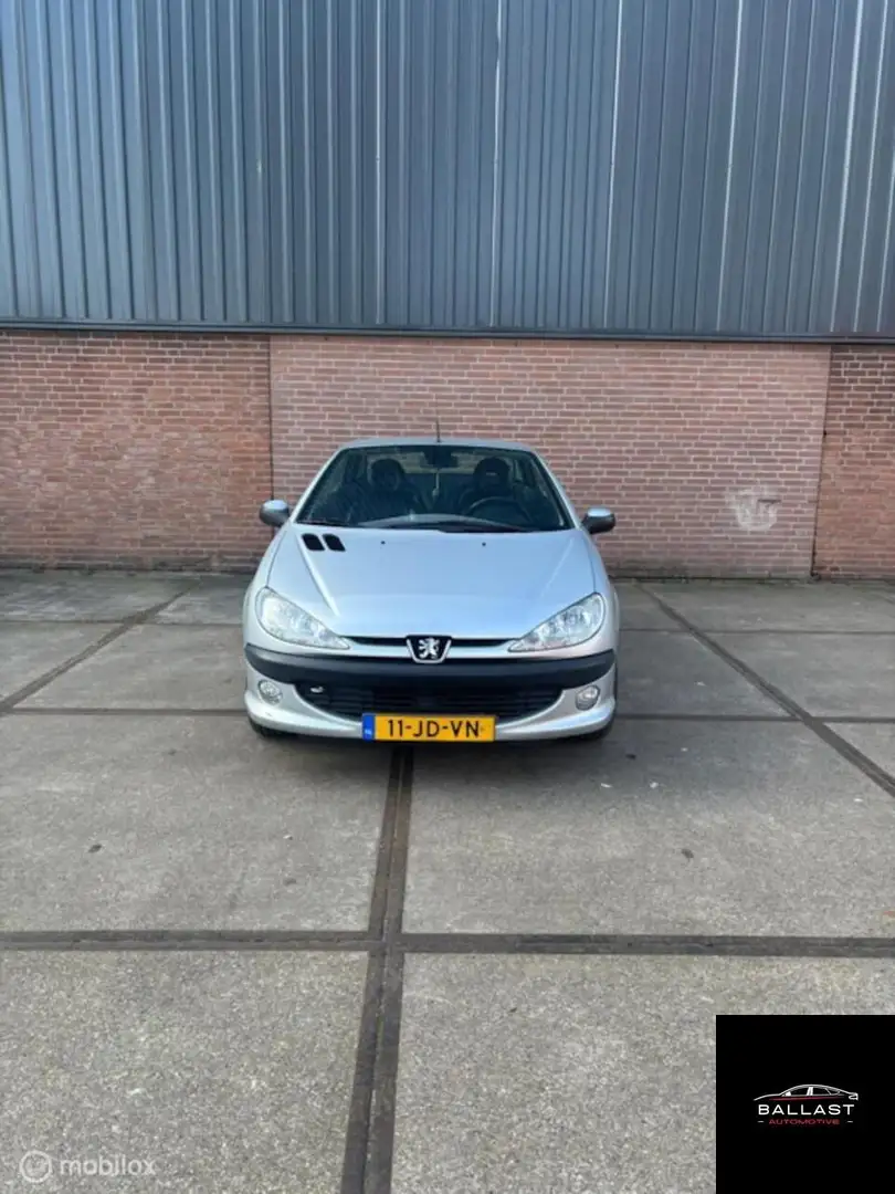 Peugeot 206 CC 2.0-16V Gris - 2