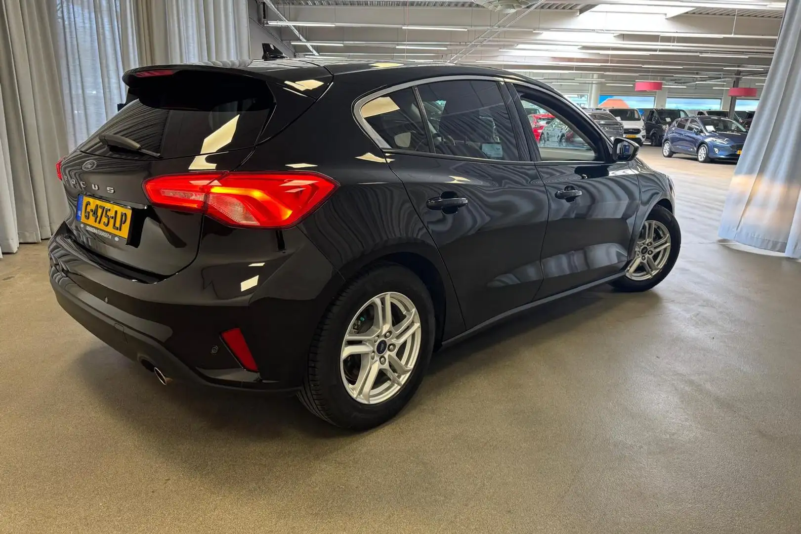 Ford Focus 1.5 EcoBoost Titanium Business 150 PK | Car Play | Zwart - 2
