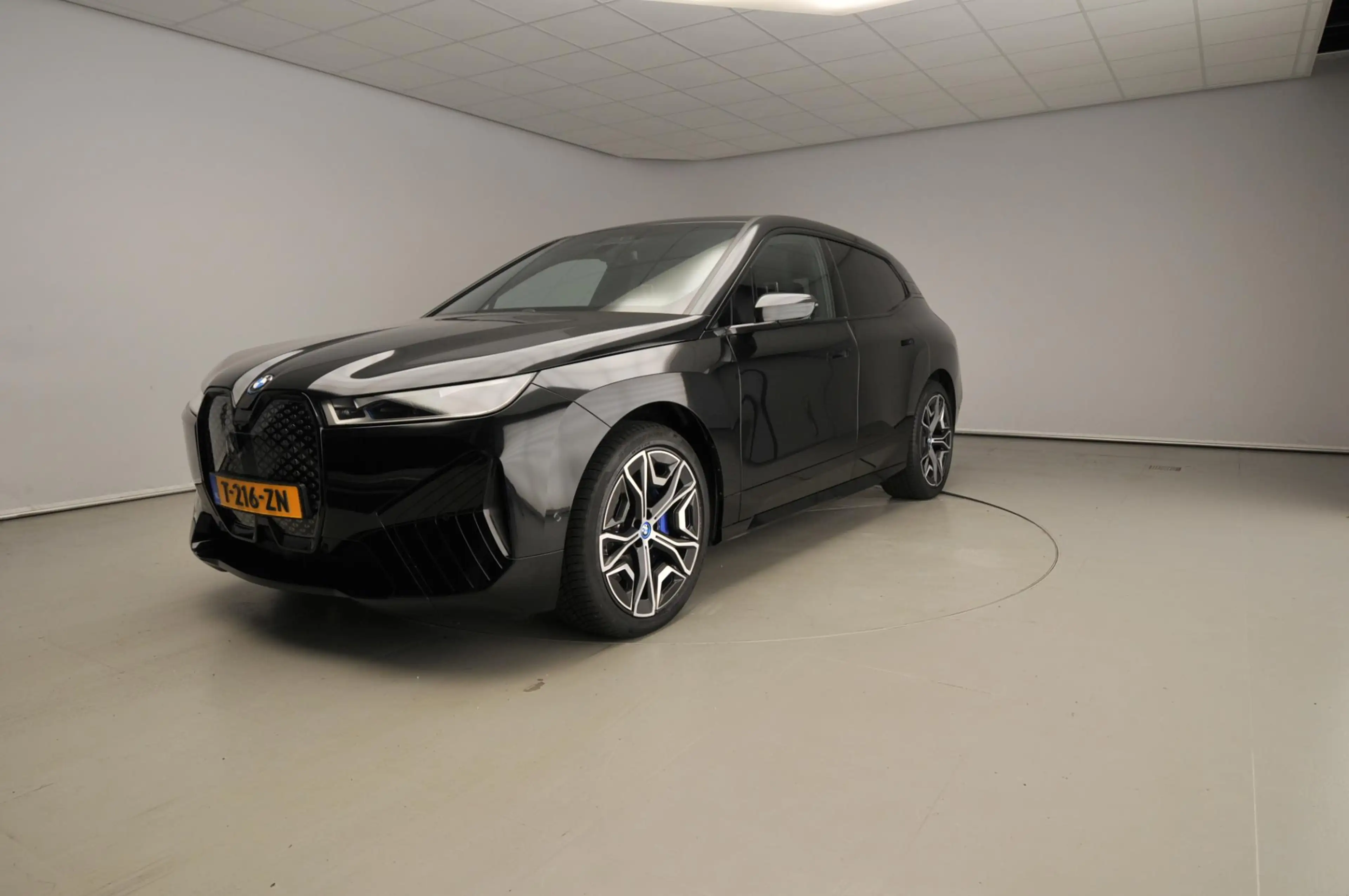 BMW iX xDrive40 | Sportpakket | Laserlicht | Navigatie |