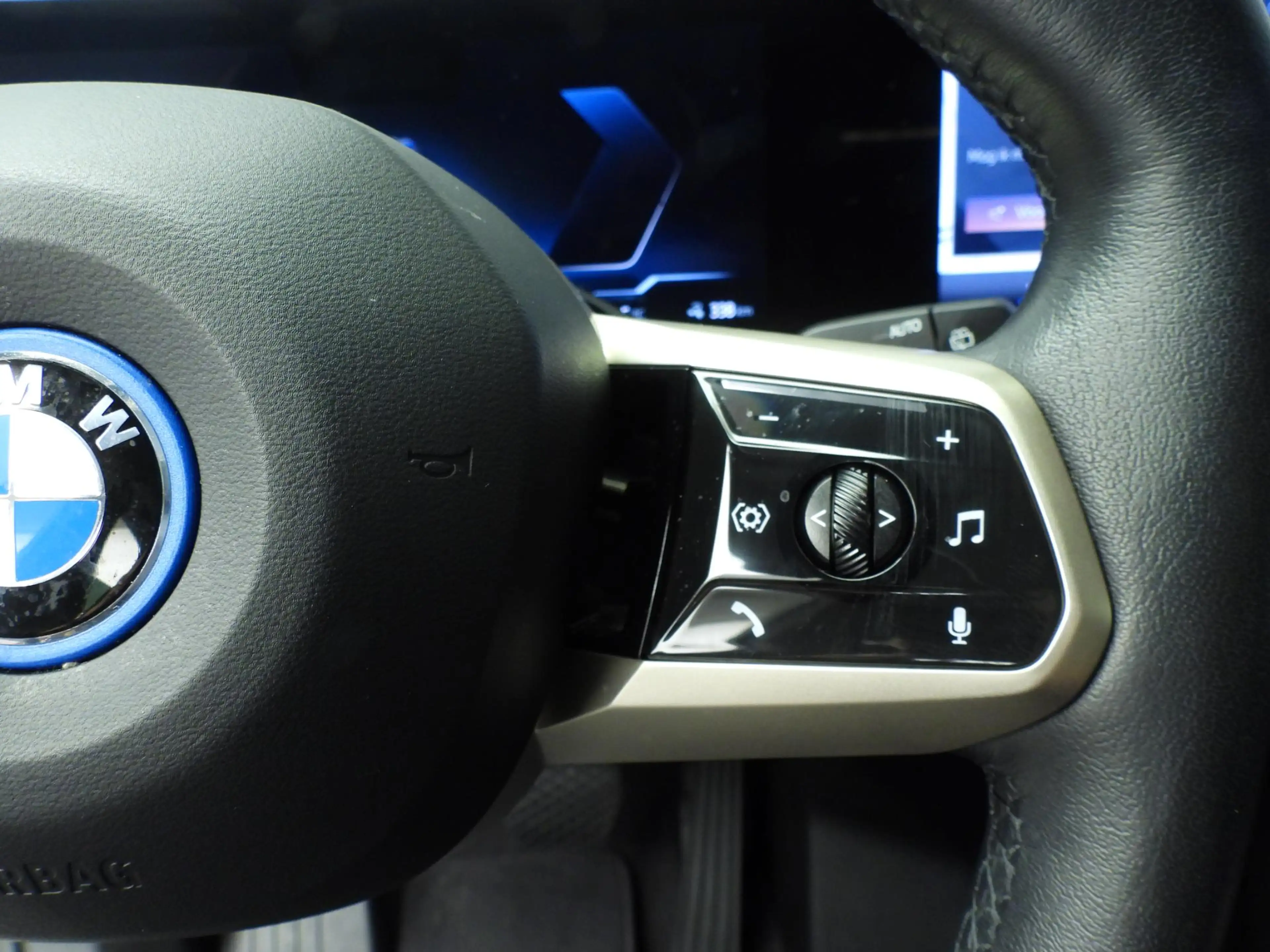 BMW iX xDrive40 | Sportpakket | Laserlicht | Navigatie | — photo 15