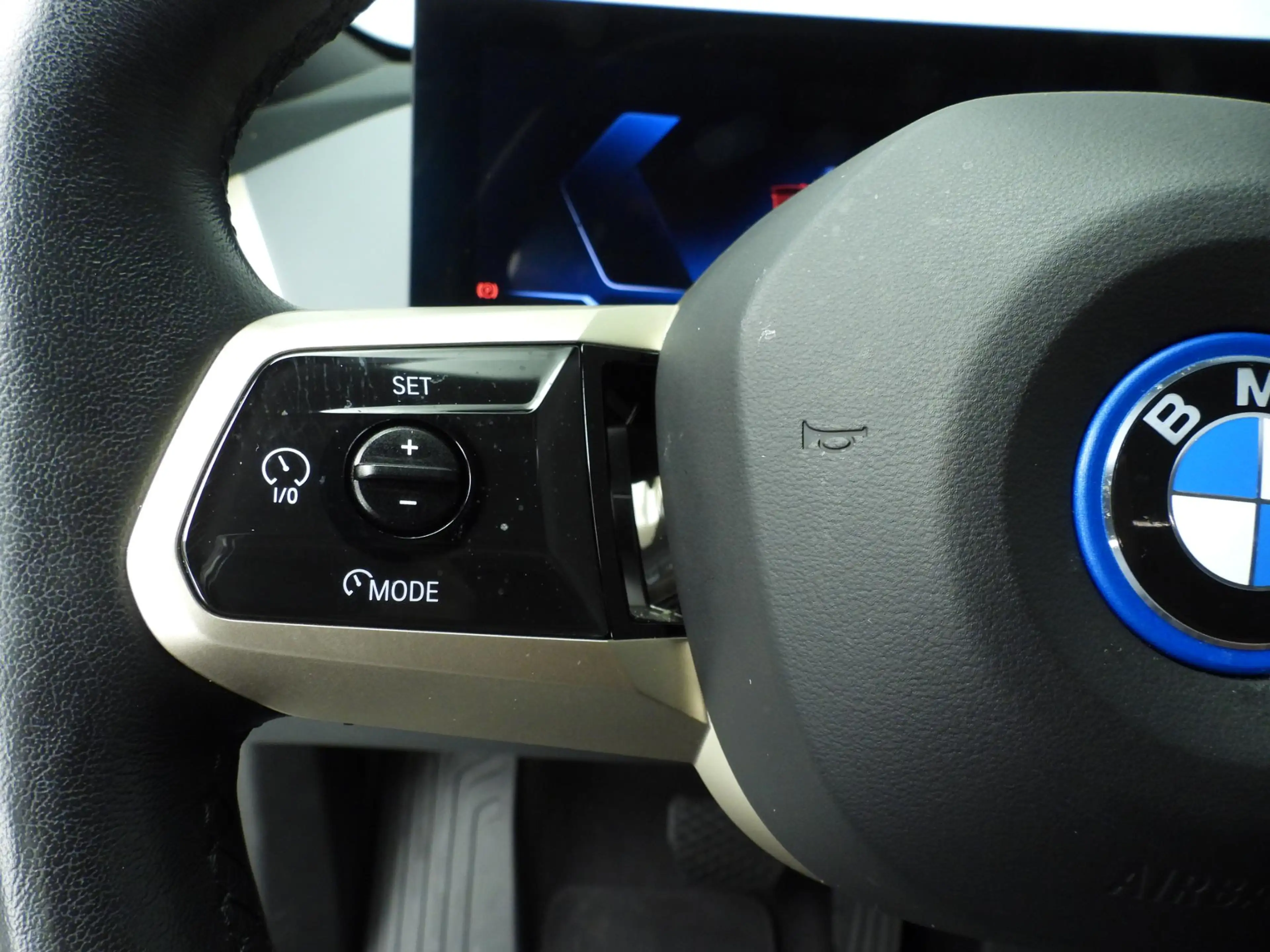 BMW iX xDrive40 | Sportpakket | Laserlicht | Navigatie | — photo 13
