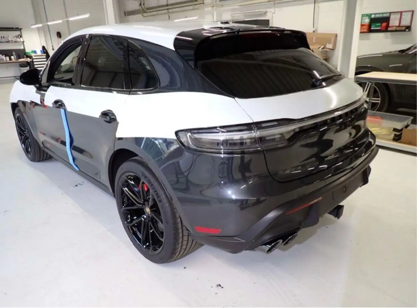Porsche Macan GTS*UVP 115.534 Euro*SportChrono*Pano Grau - 2